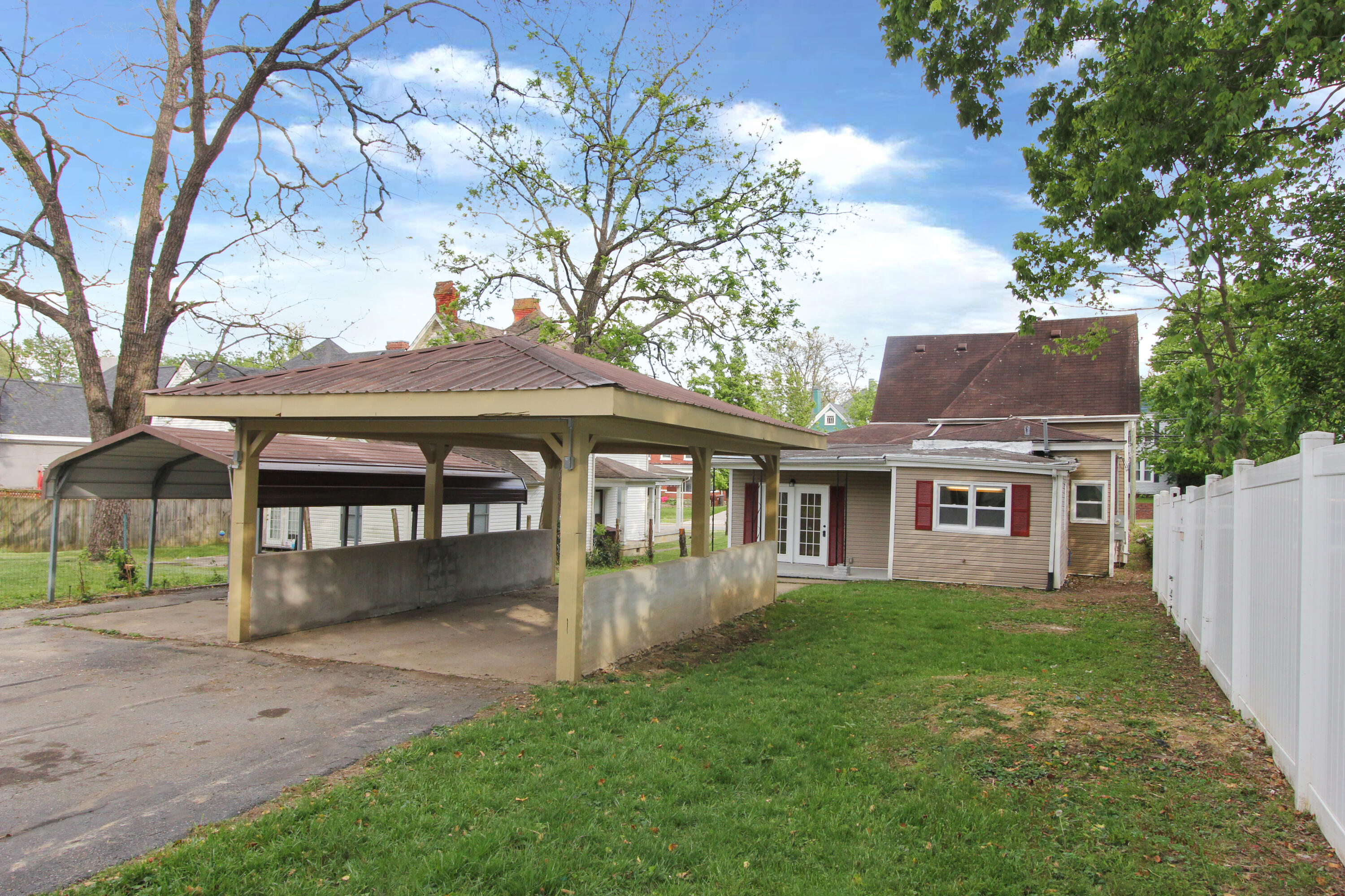 209 Boone Avenue Property Photo 24