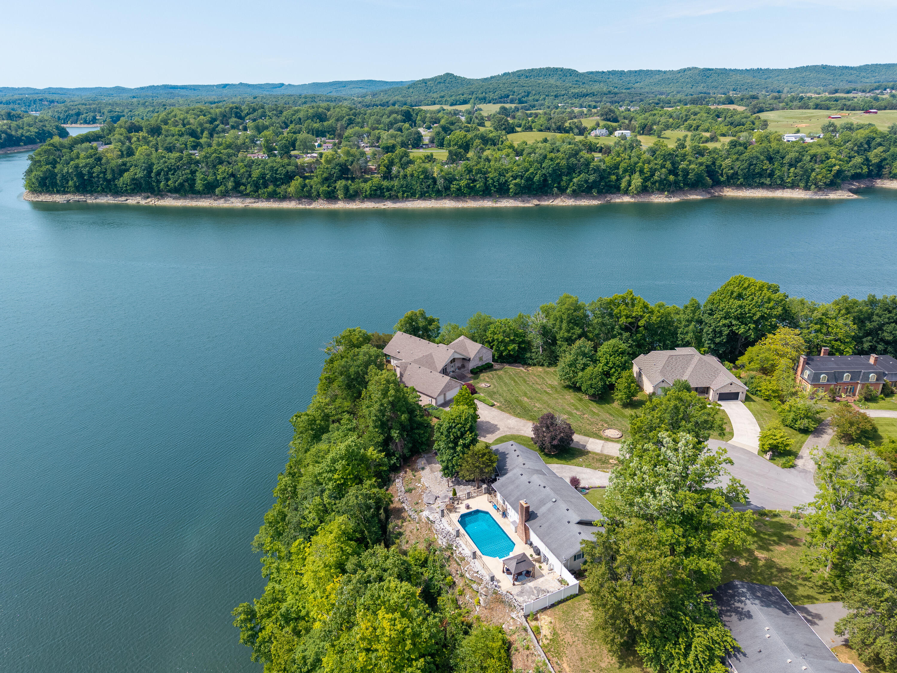 30 Highview Circle Property Photo 6