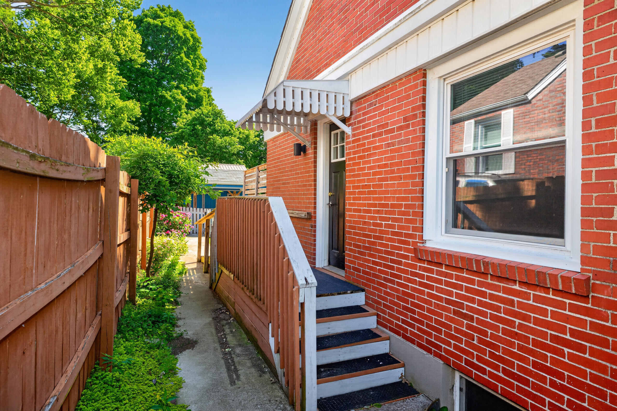 445 Fitzpatrick Street Property Photo 17