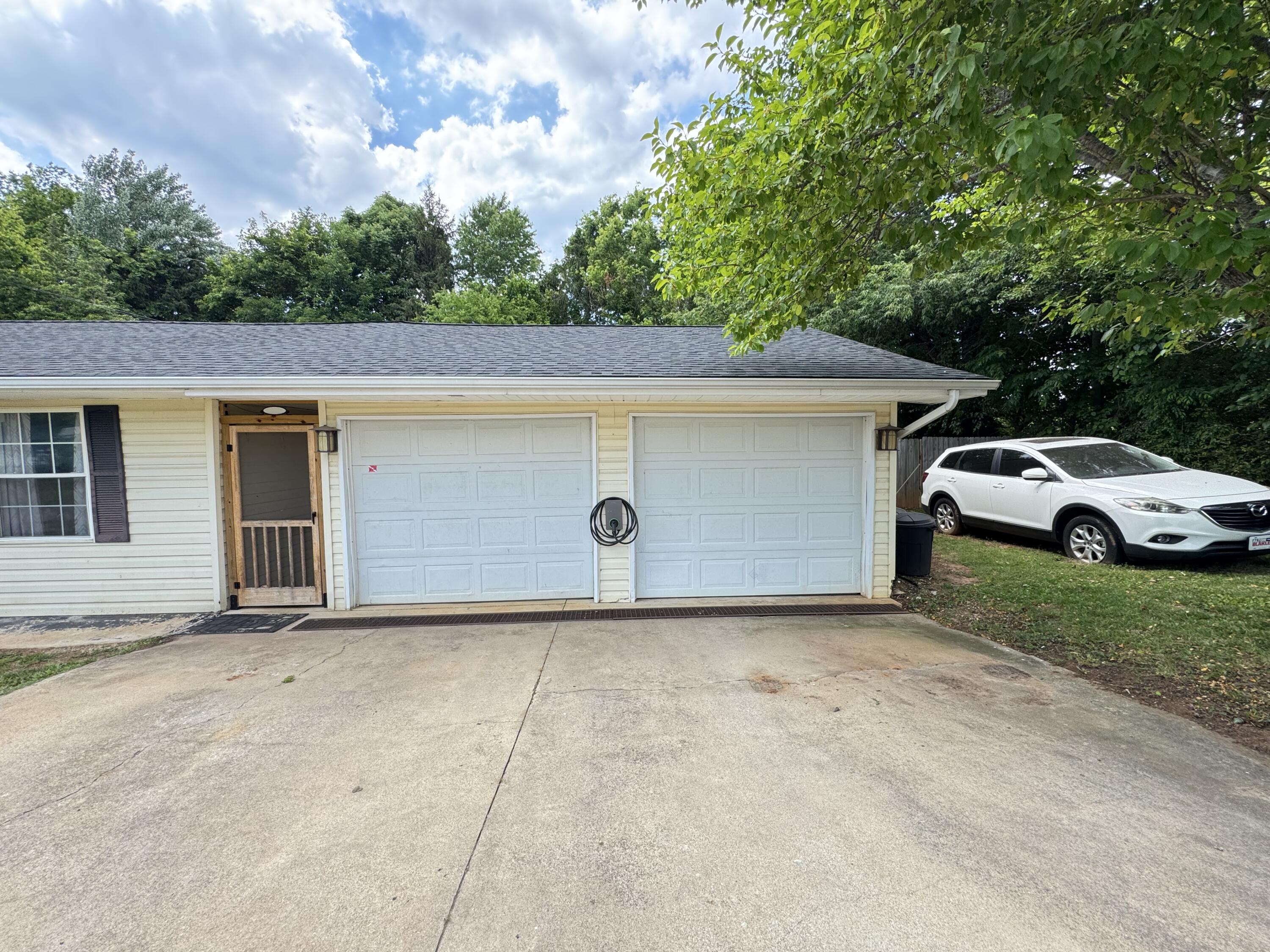183 Vine Street Property Photo 7