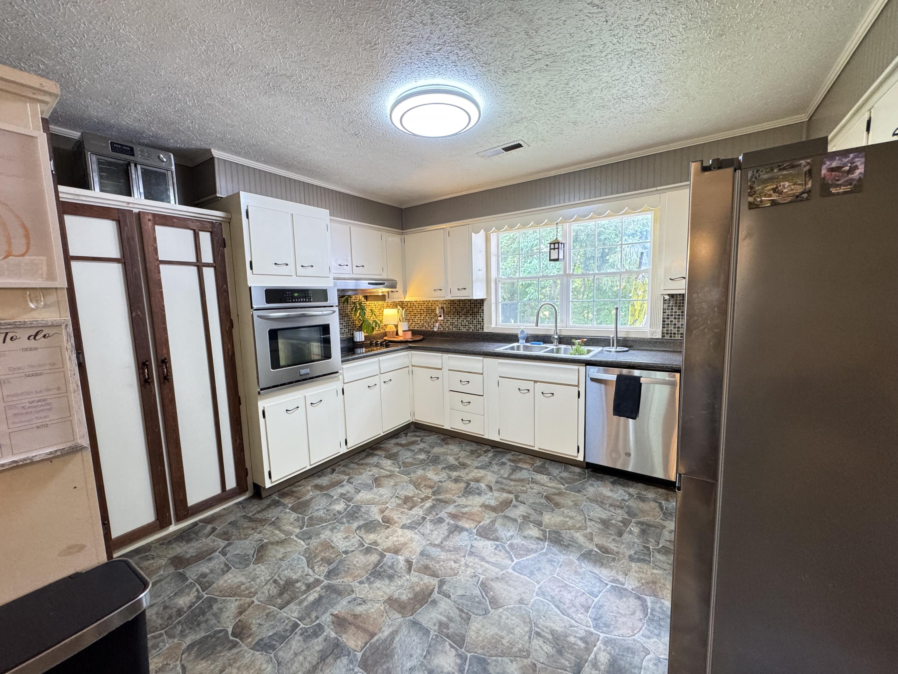 183 Vine Street Property Photo 33