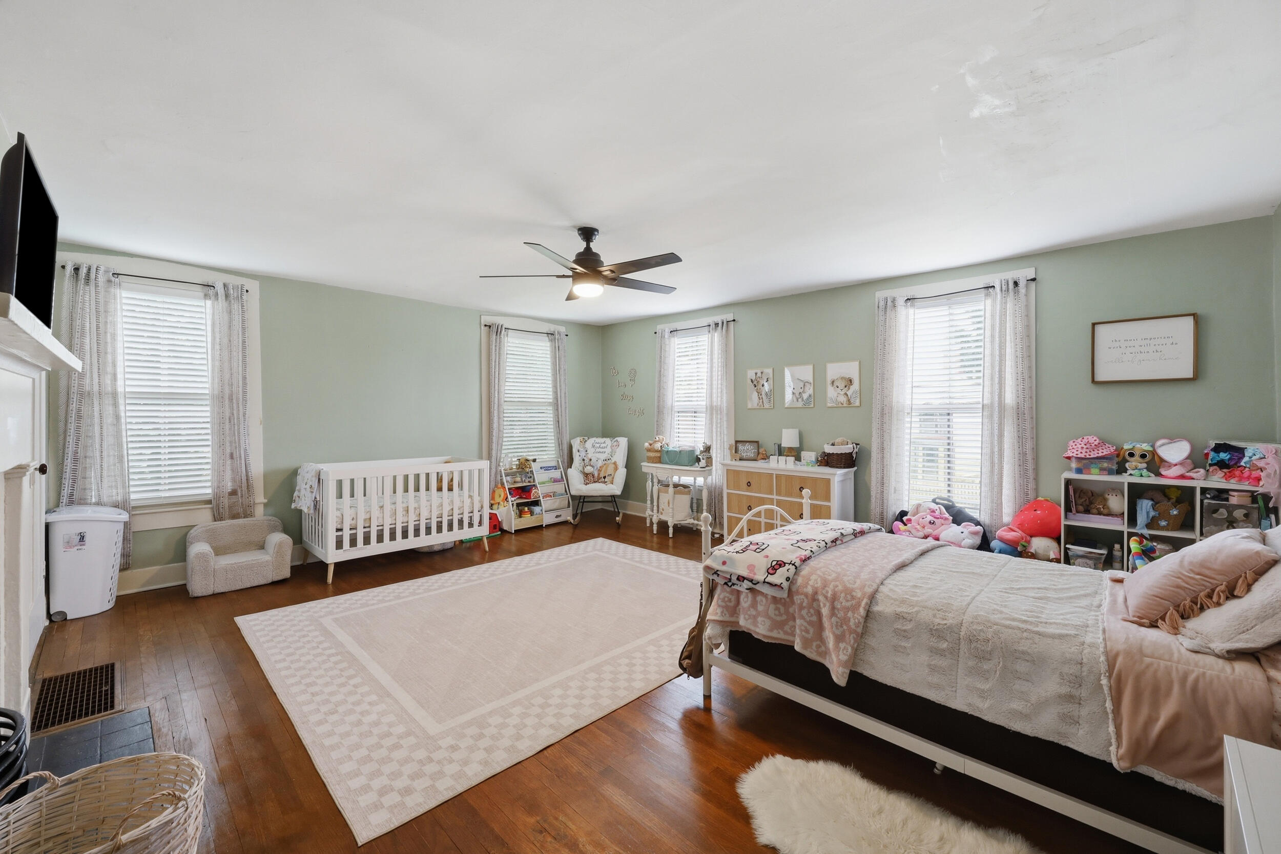 222 E Lexington Street Property Photo 33
