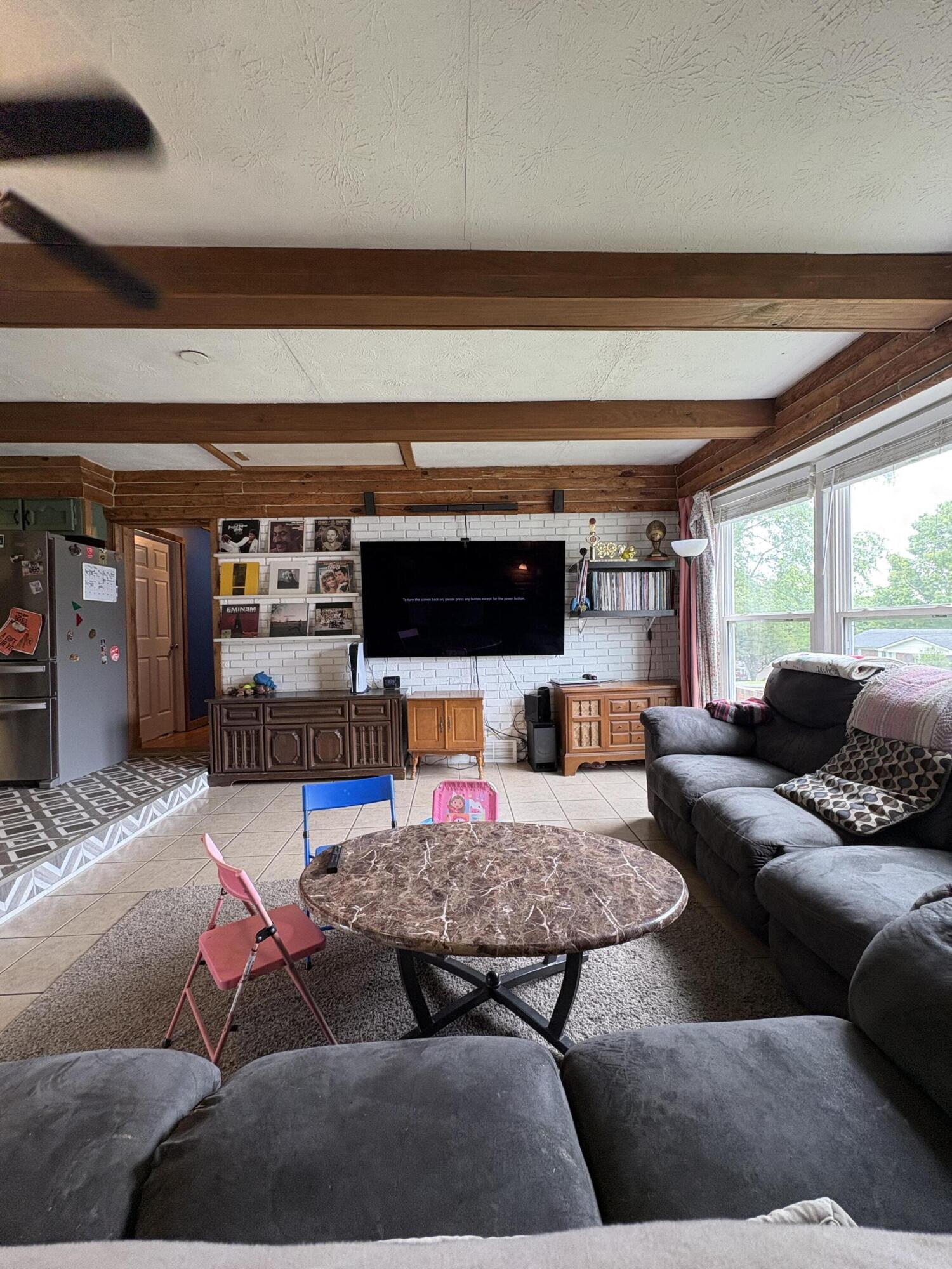 110 Hensley Heights Property Photo 8