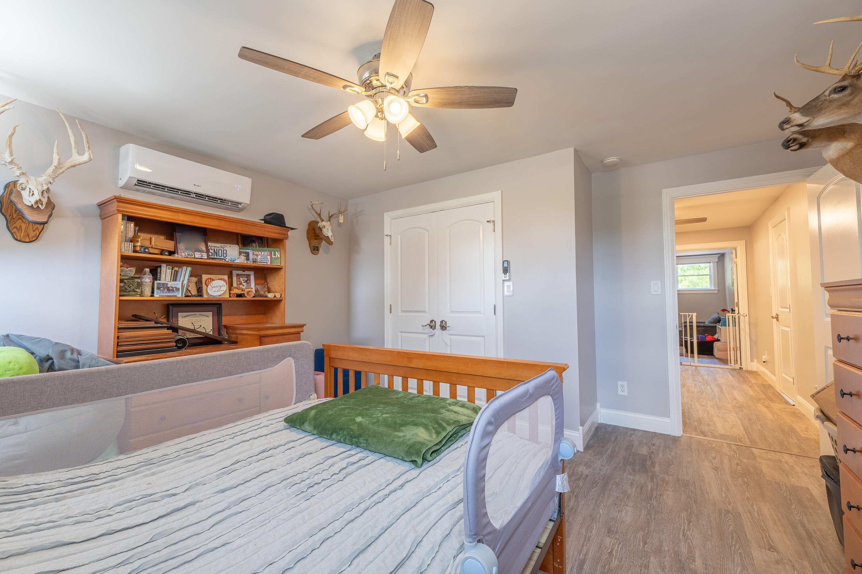 160 W Meadow Drive Property Photo 43