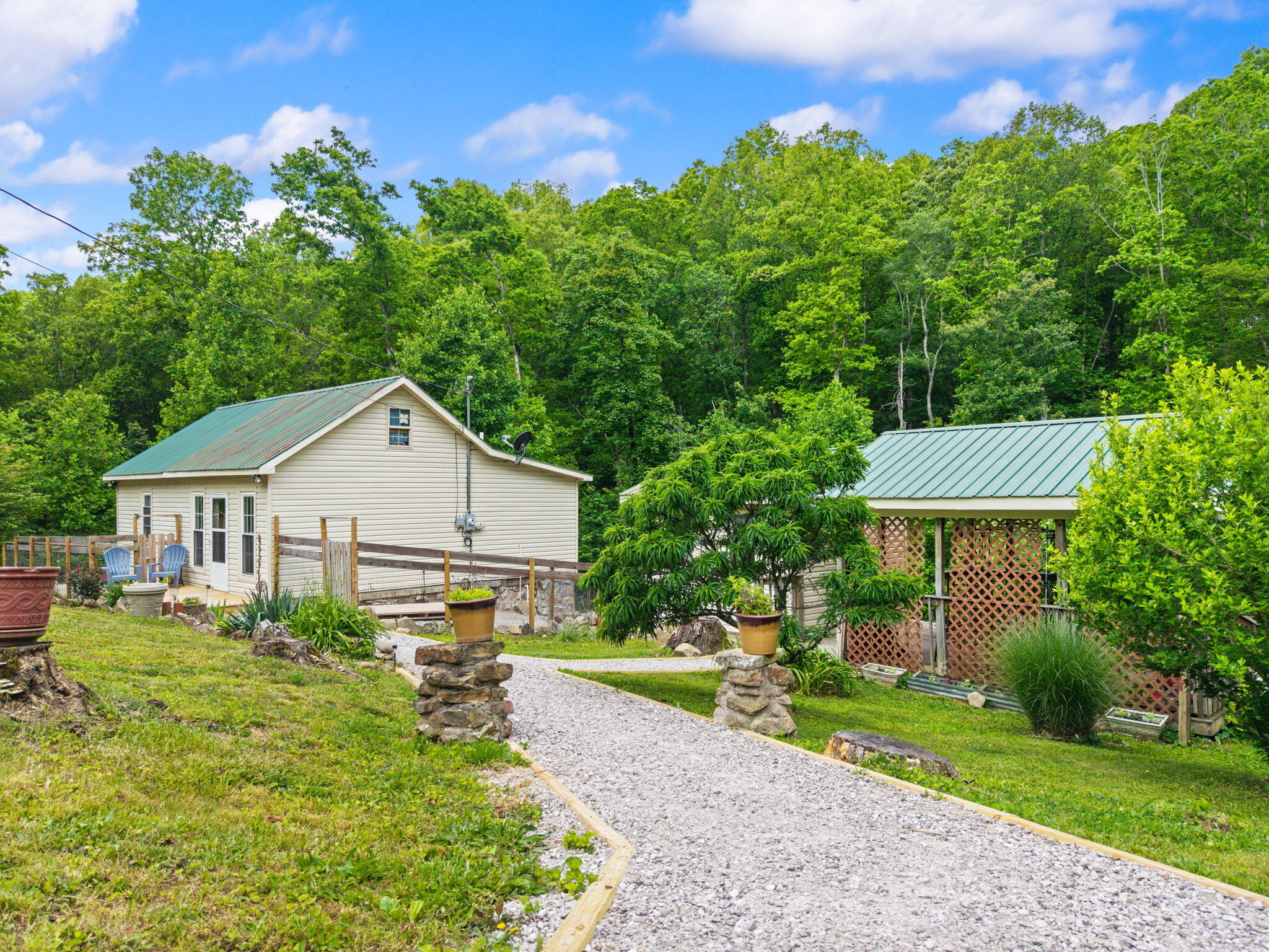 2585 Hazel Patch Road Property Photo 2
