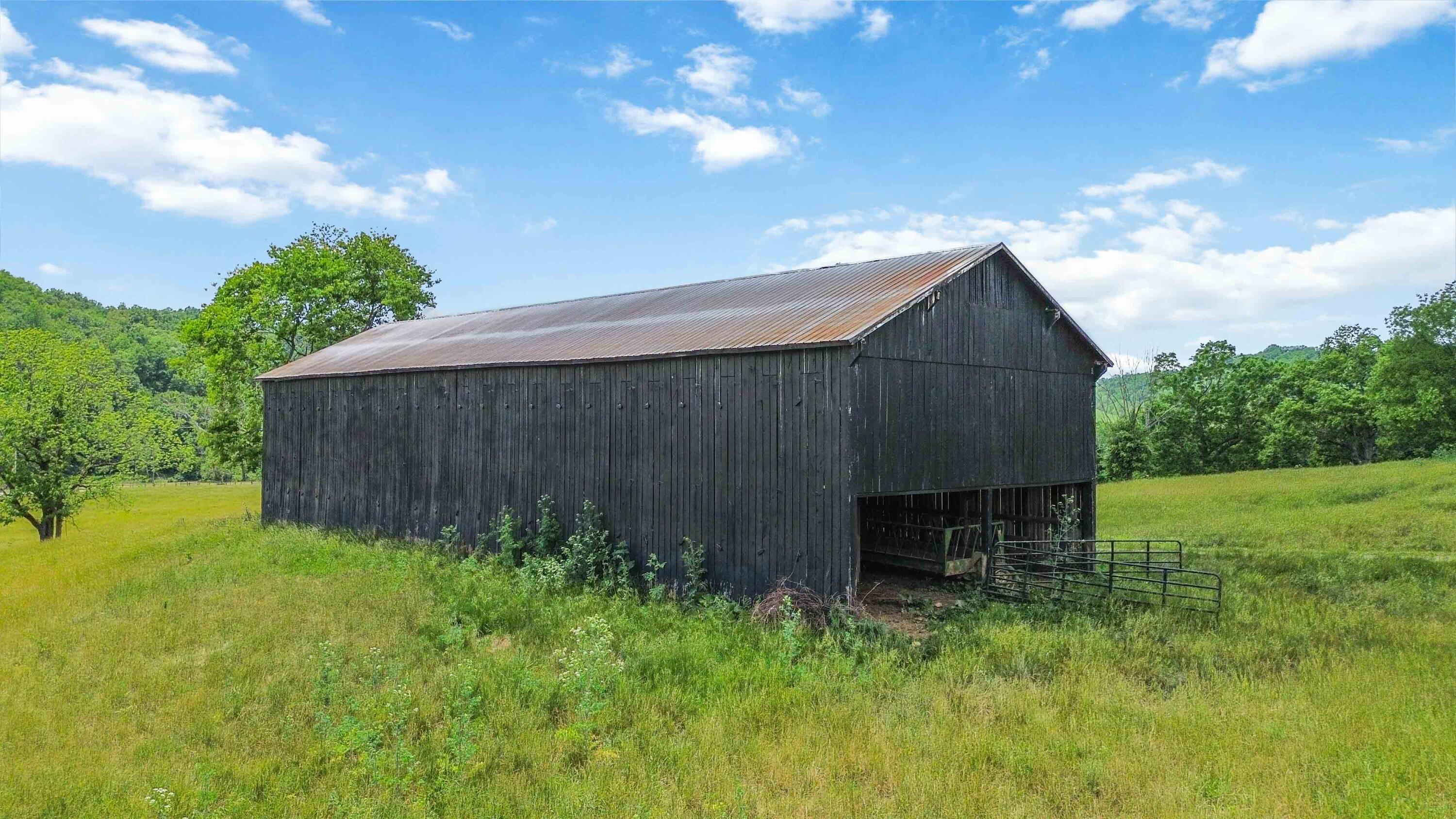 1490 Mule Shed Lane Property Photo 7