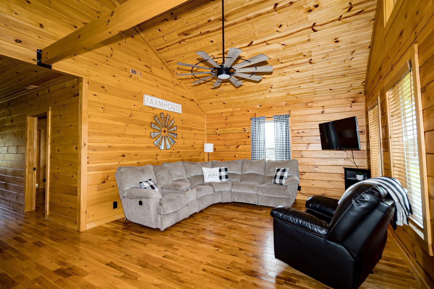 486 Old State Road Property Photo 12