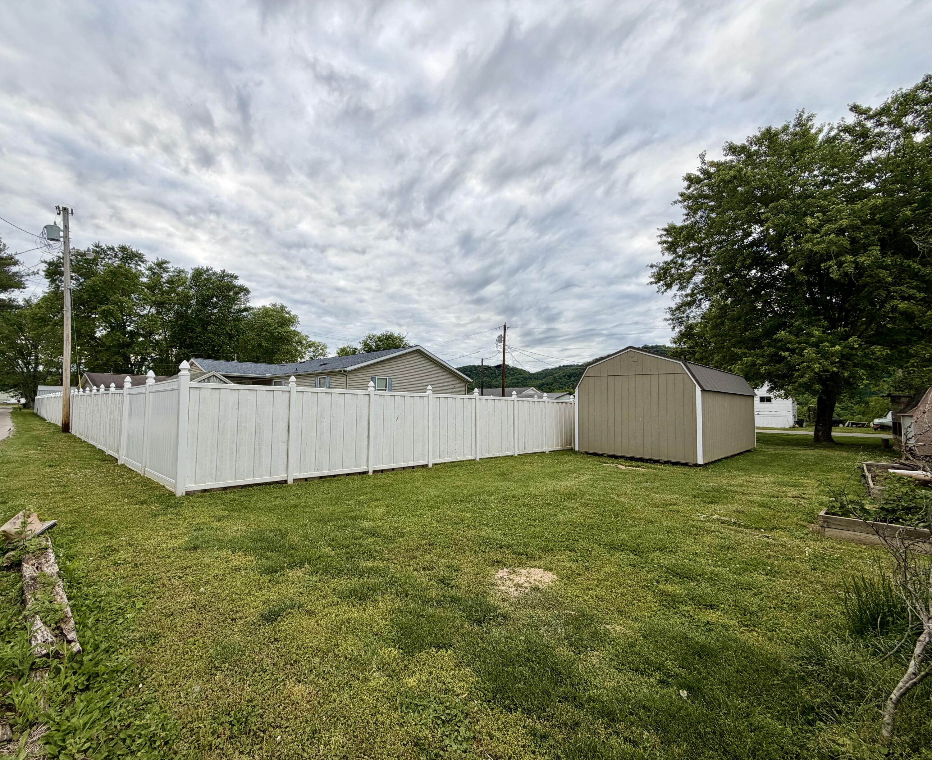 100 Blue Waters Drive Property Photo 16