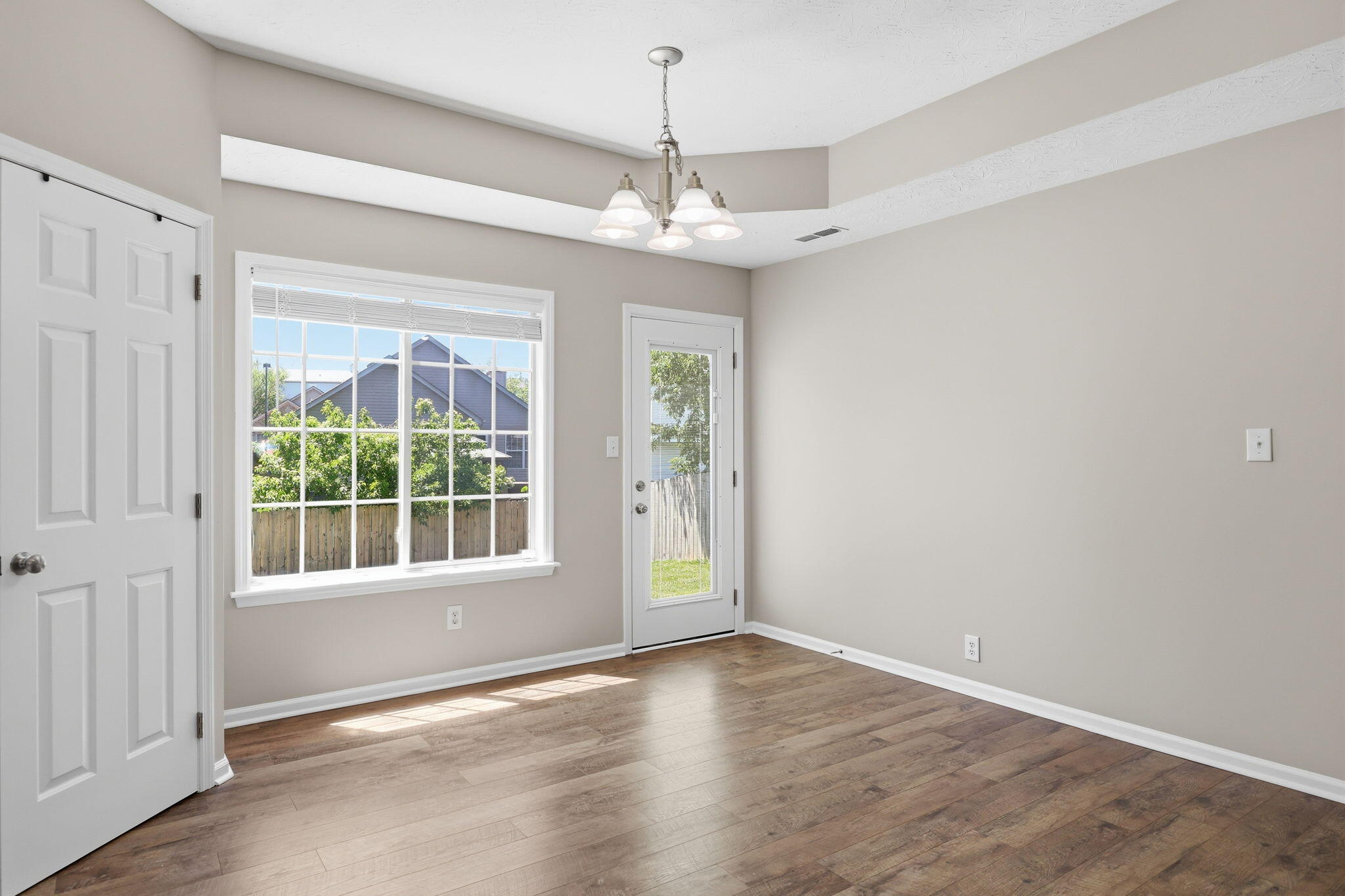 3732 Wargrave Walk Property Photo 20