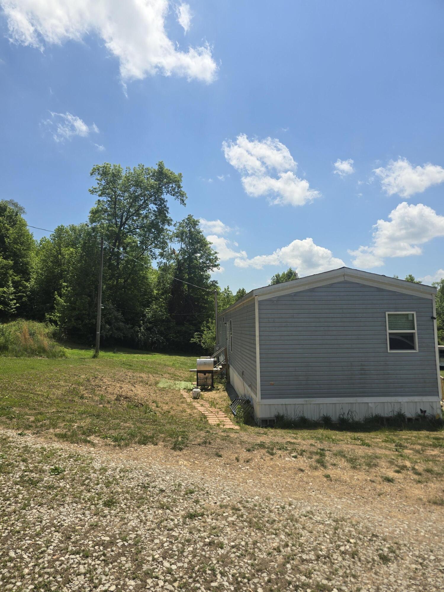 5425 S Ky 233 Property Photo 17