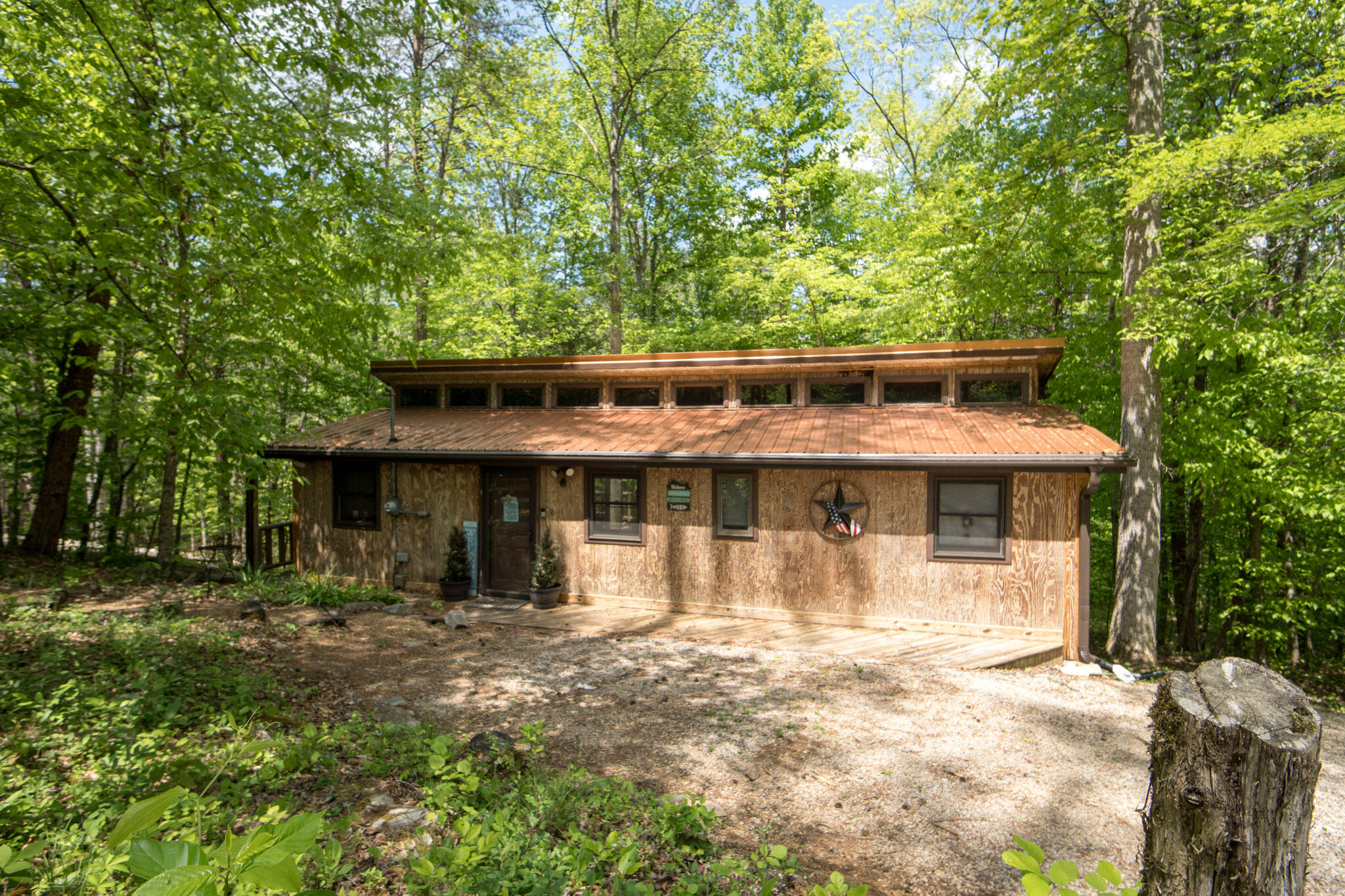 2040 Echo Point Road Property Photo 1