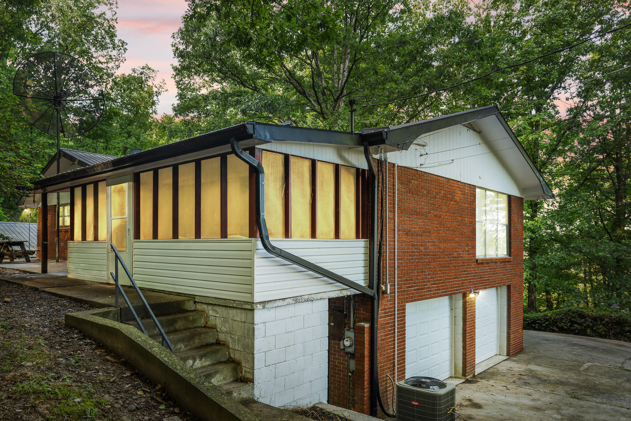 2371 State Highway 1568 Property Photo 4