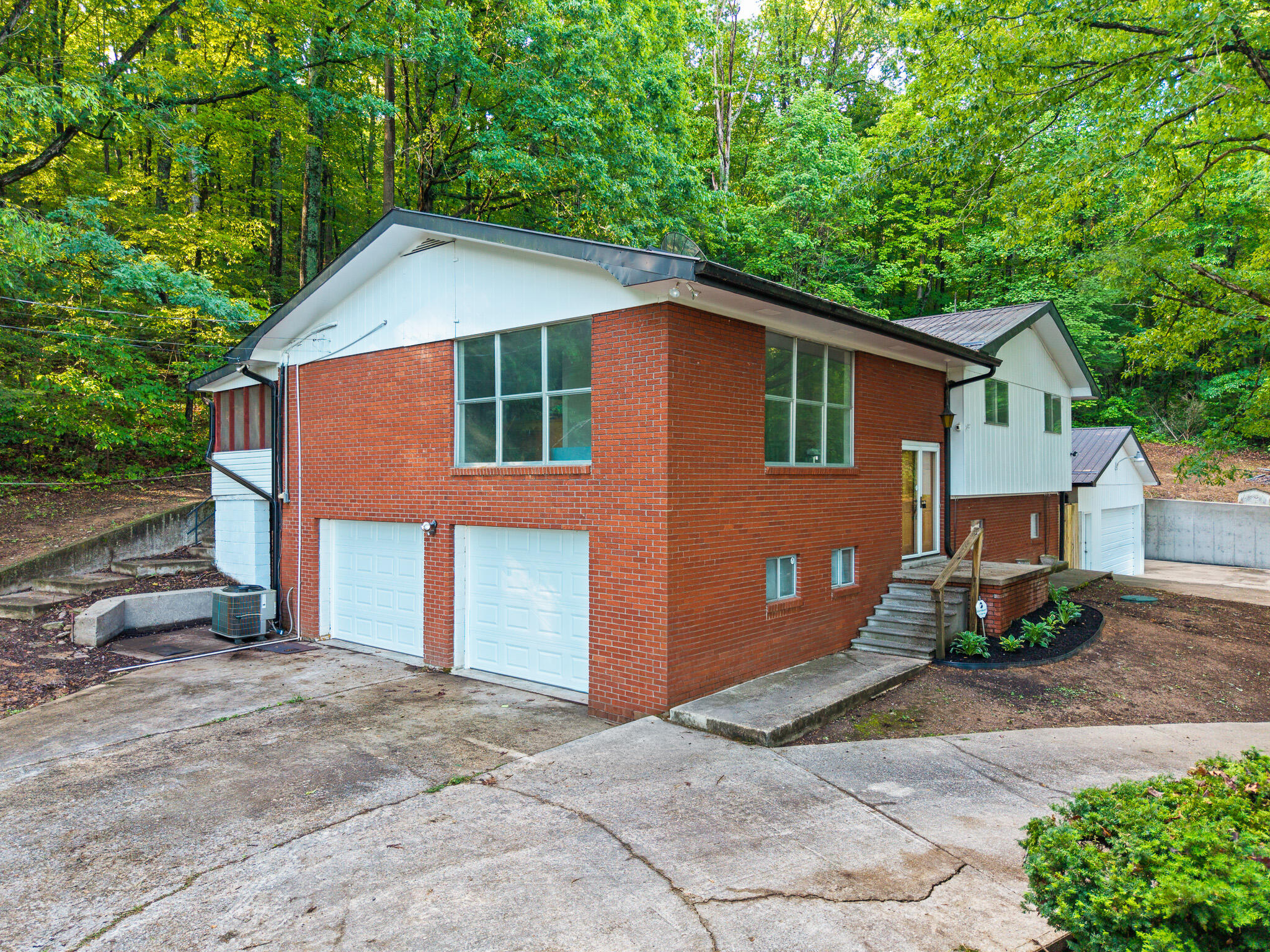 2371 State Highway 1568 Property Photo 5