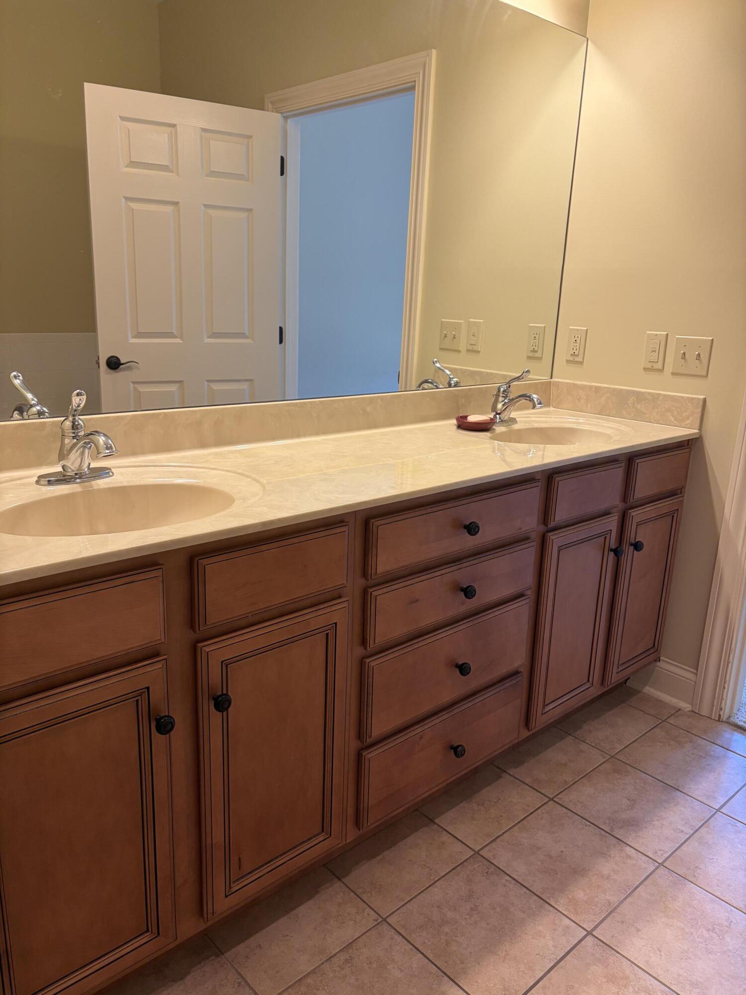 261 Clairmont Drive Property Photo 14