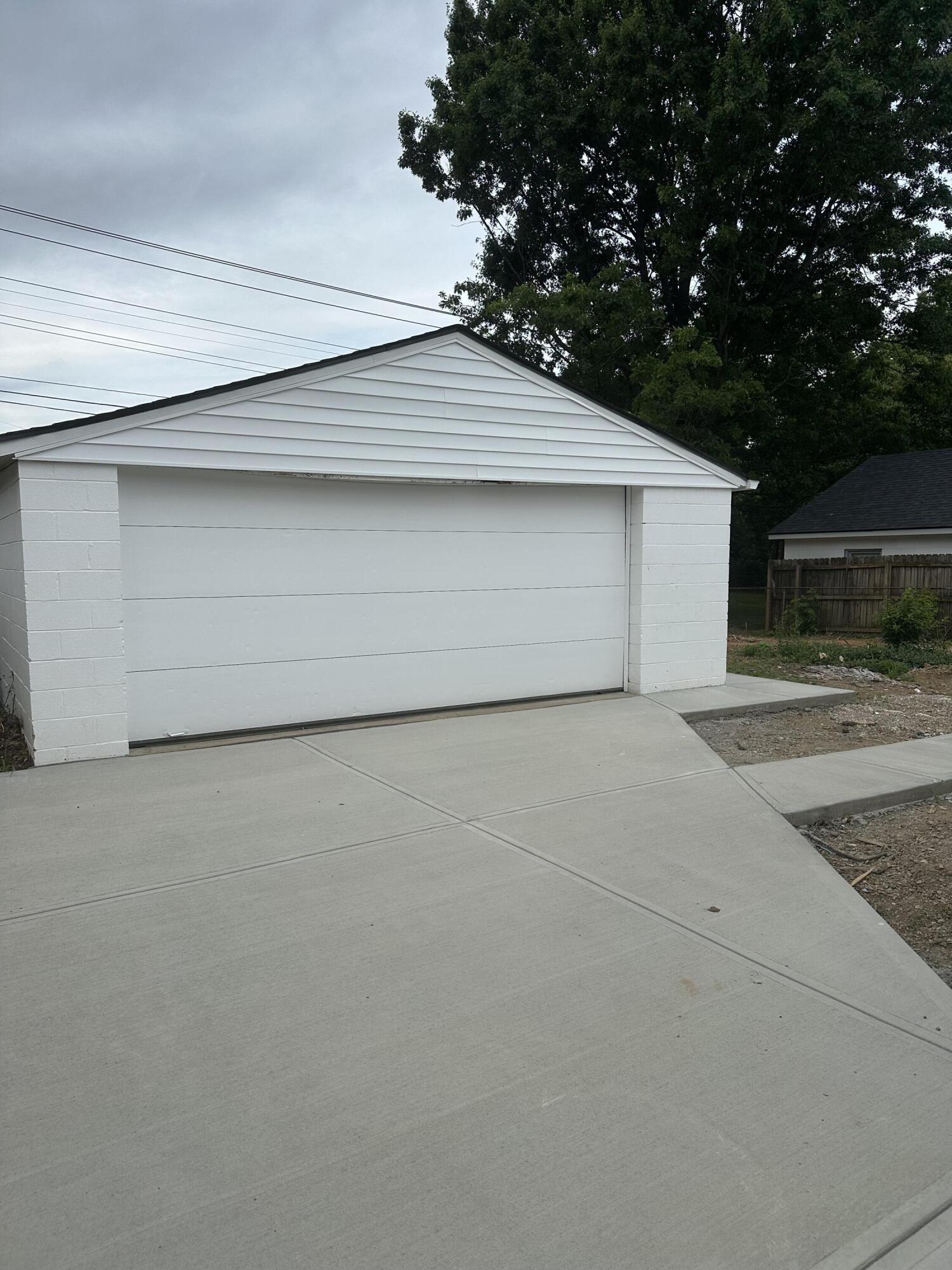 686 Eden Road Property Photo 15
