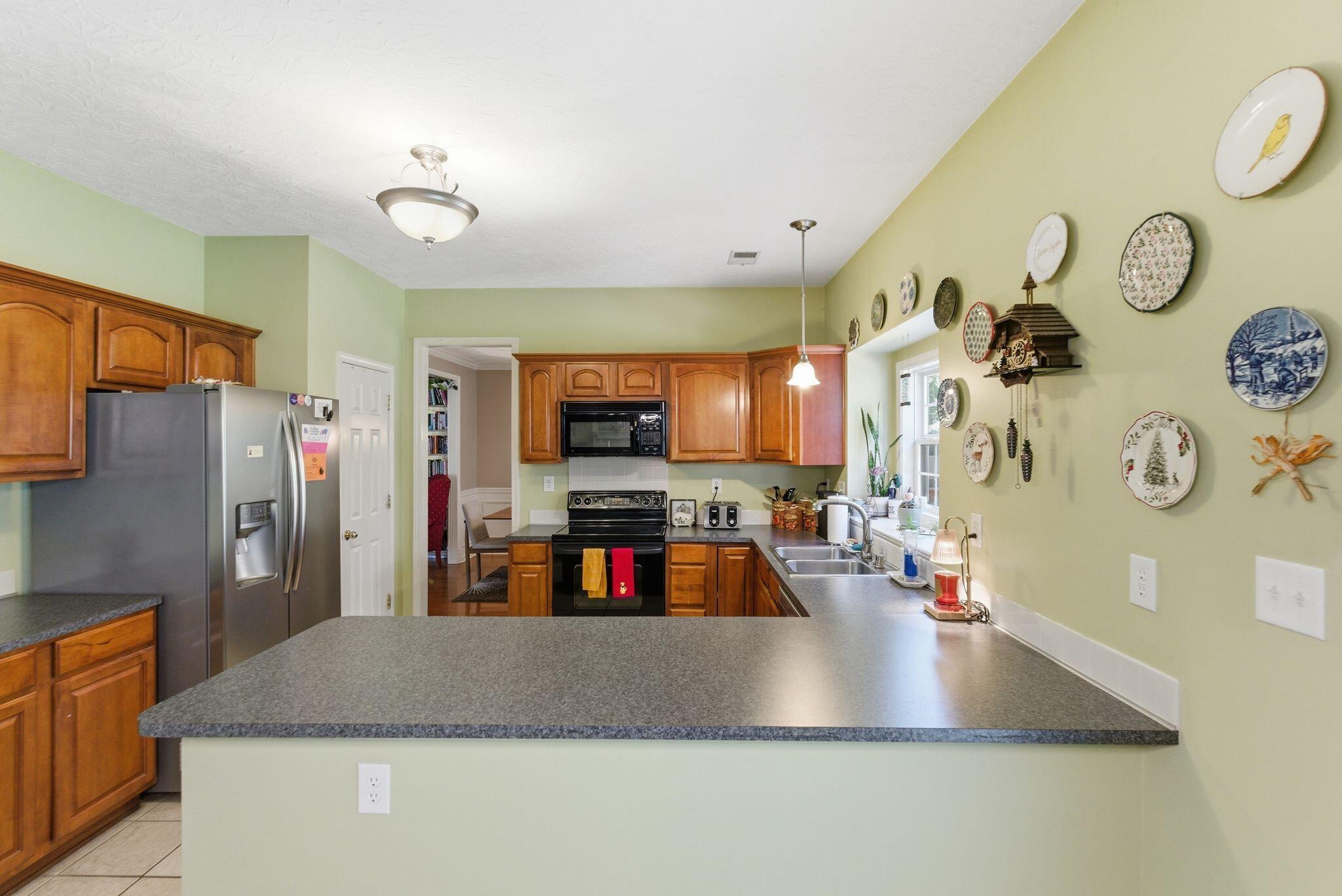 925 Seneca Park Property Photo 10