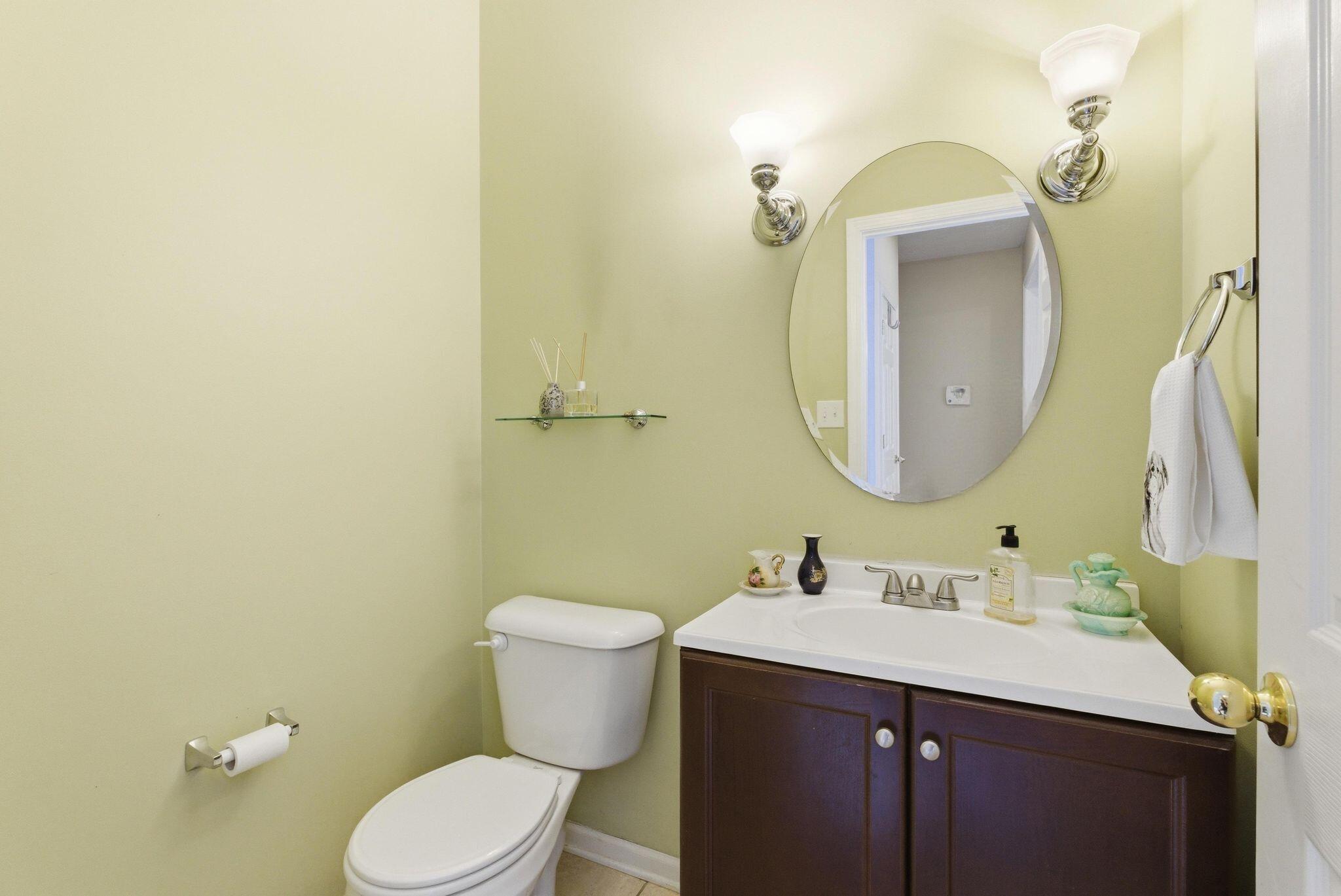 925 Seneca Park Property Photo 22
