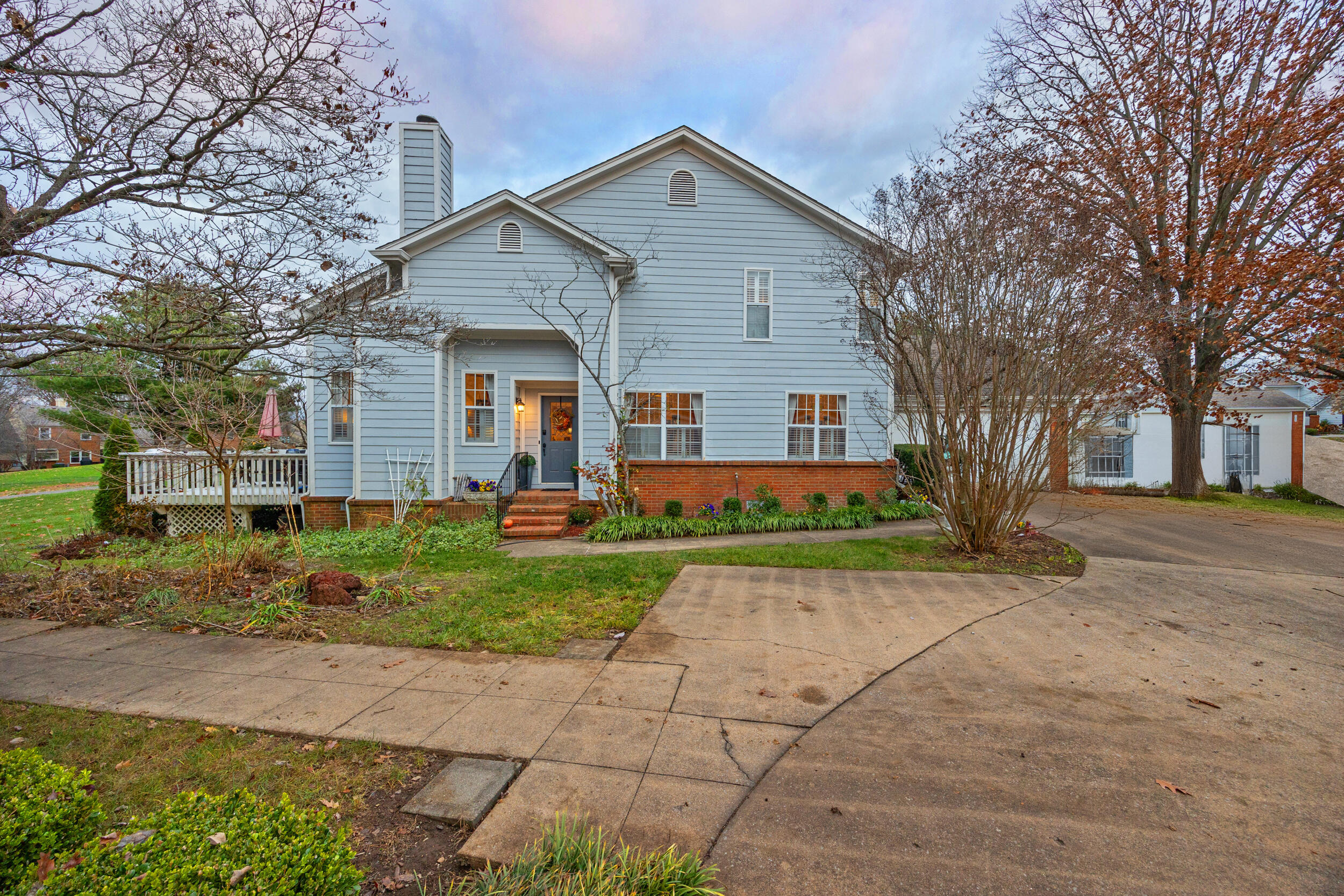 1052 Griffin Gate Drive Property Photo 2