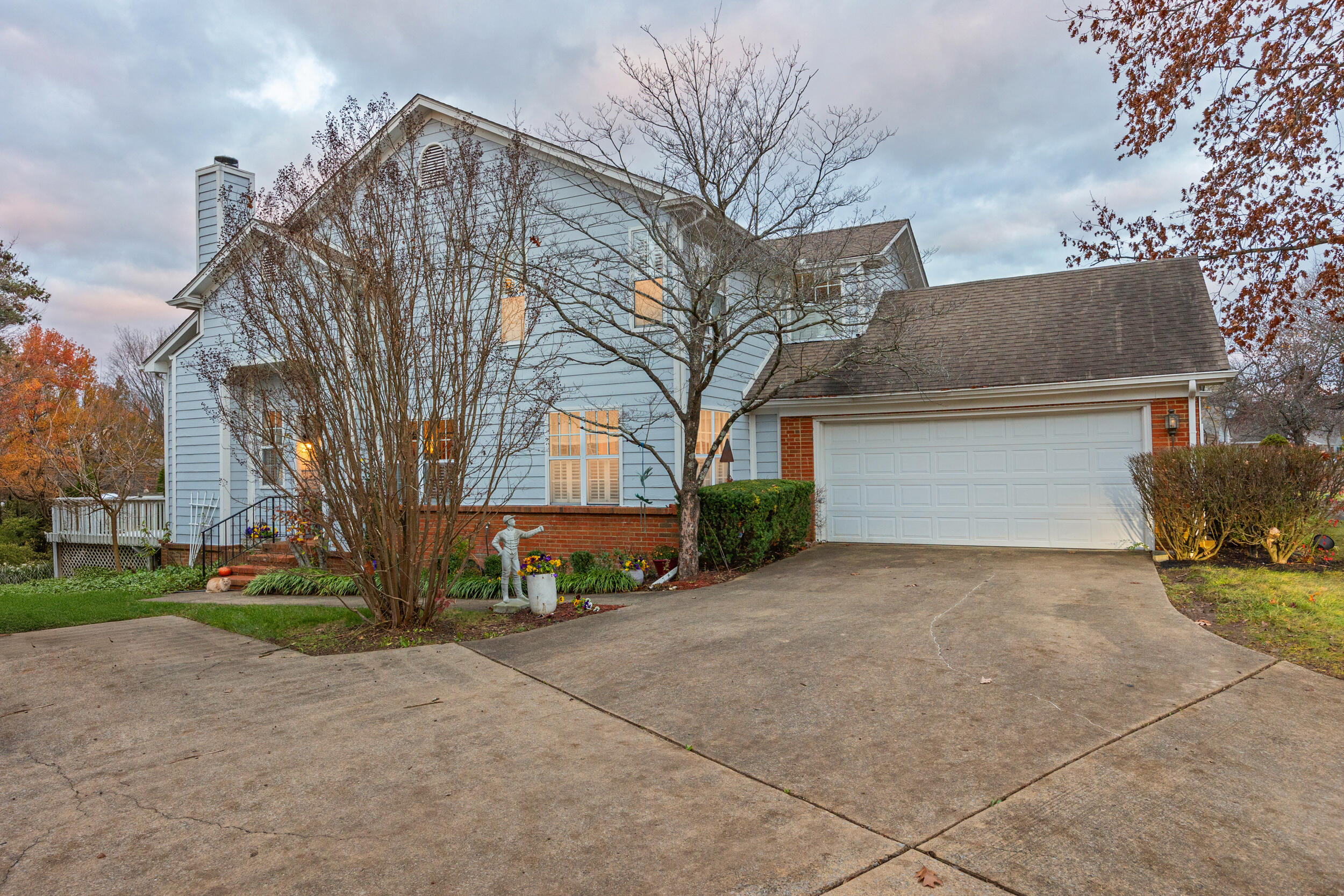 1052 Griffin Gate Drive Property Photo 3