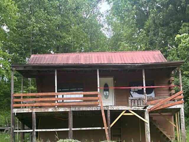 1646 Cedgap Road Property Photo 1