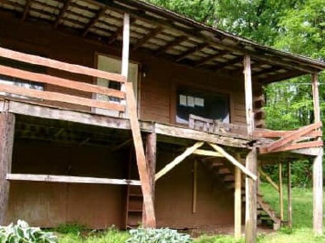1646 Cedgap Road Property Photo 2