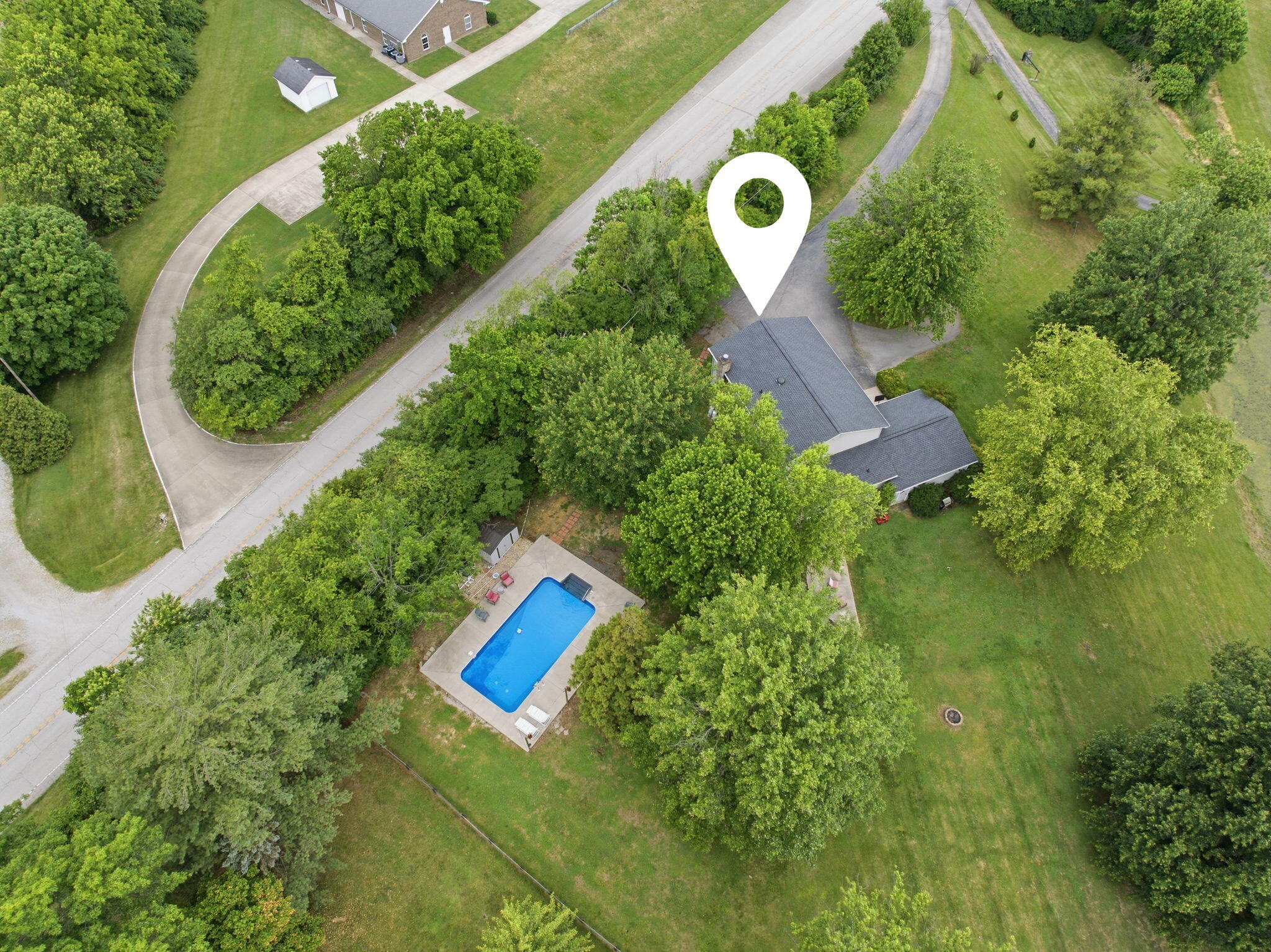 385 Old Paris Pike Property Photo 3
