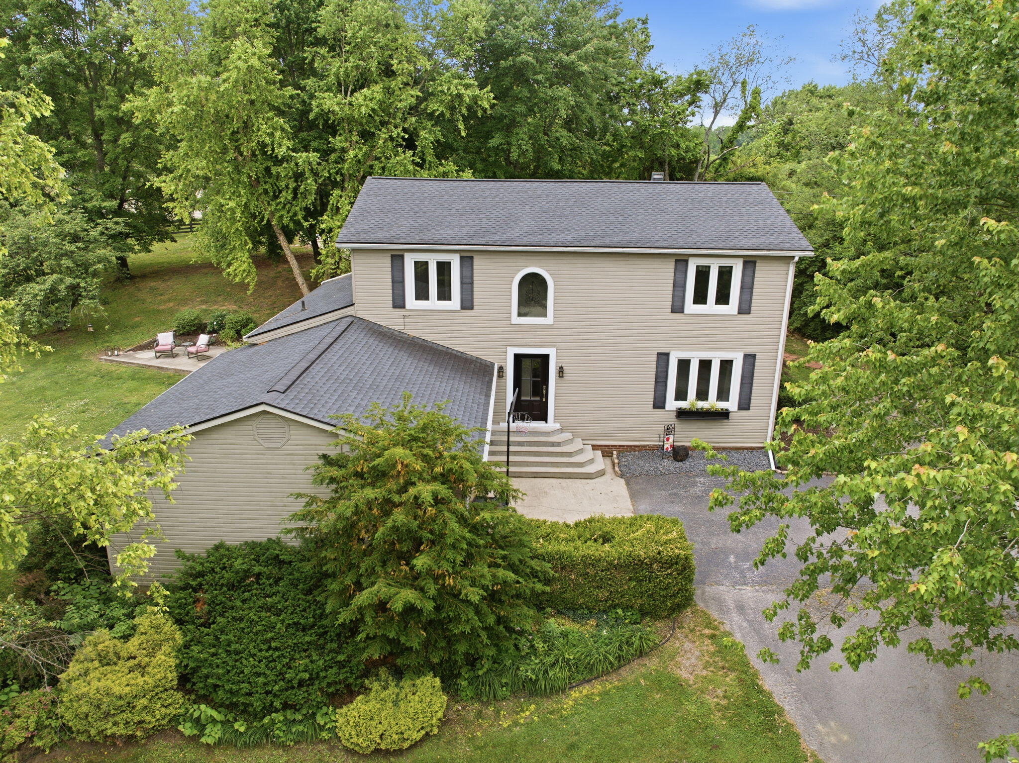 385 Old Paris Pike Property Photo 4