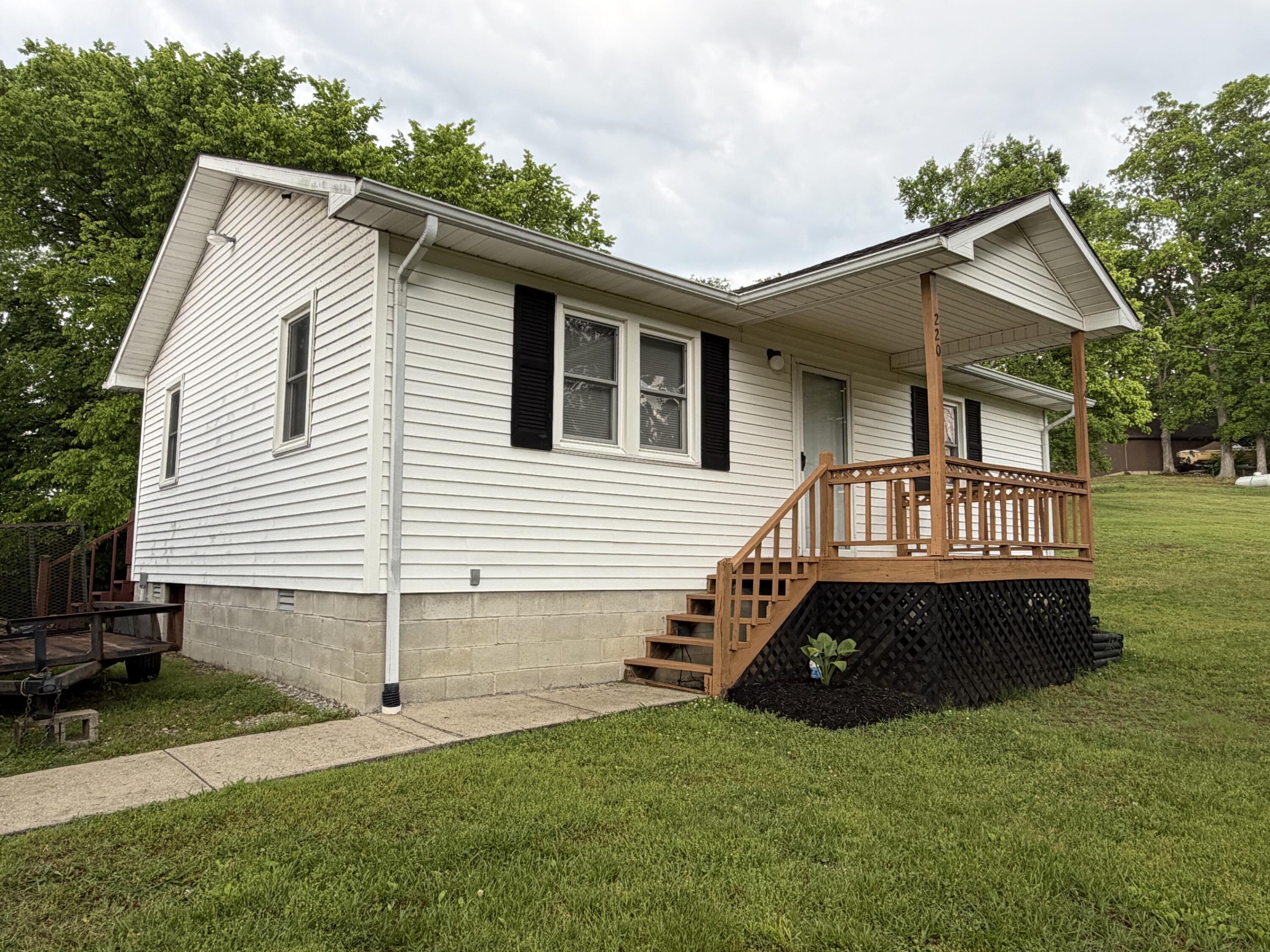220 Webster Spradlin Road Property Photo 2