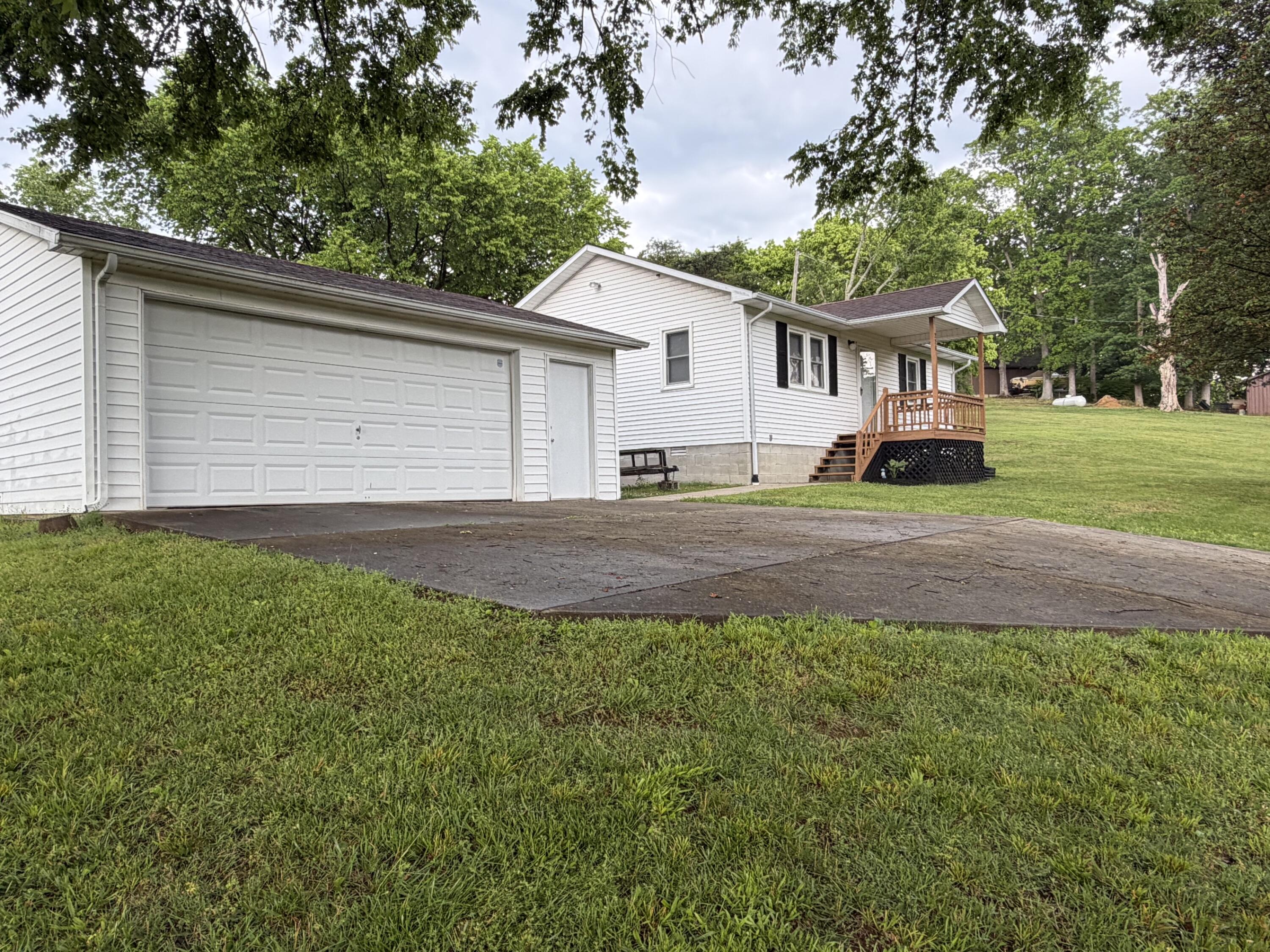 220 Webster Spradlin Road Property Photo 3