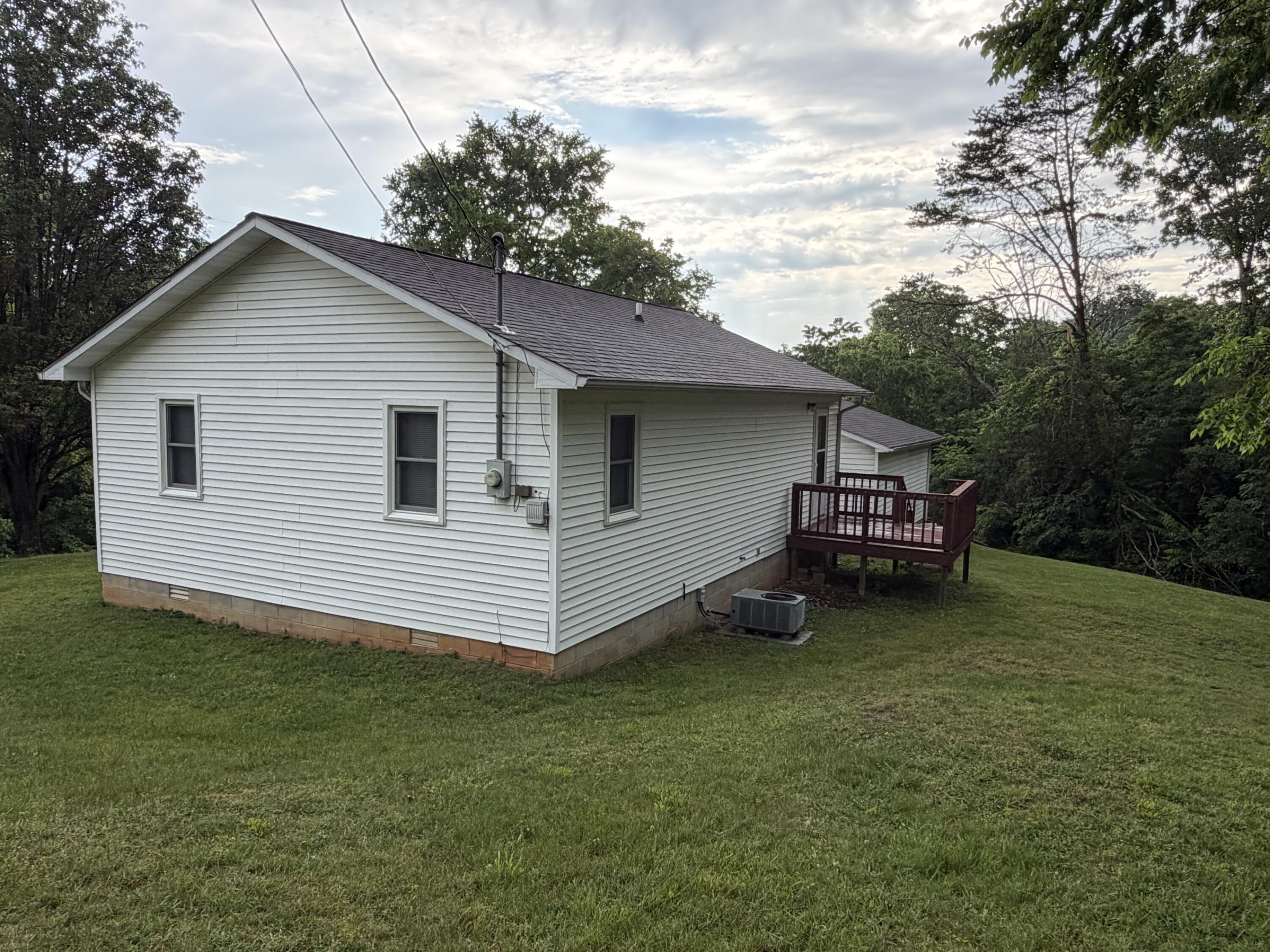 220 Webster Spradlin Road Property Photo 4