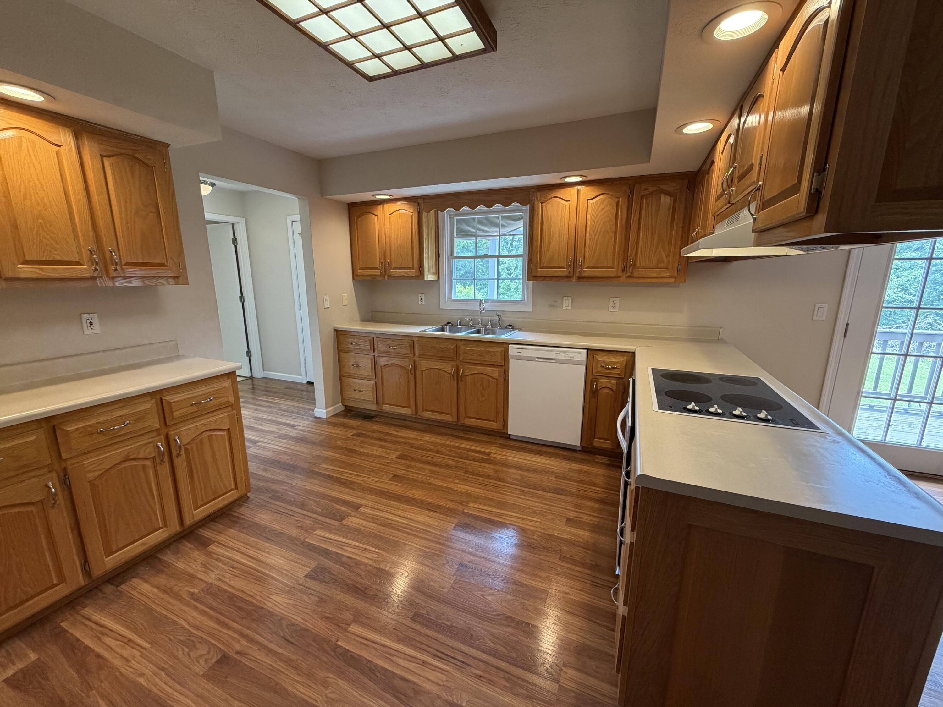 229 Cherry Avenue Property Photo 6
