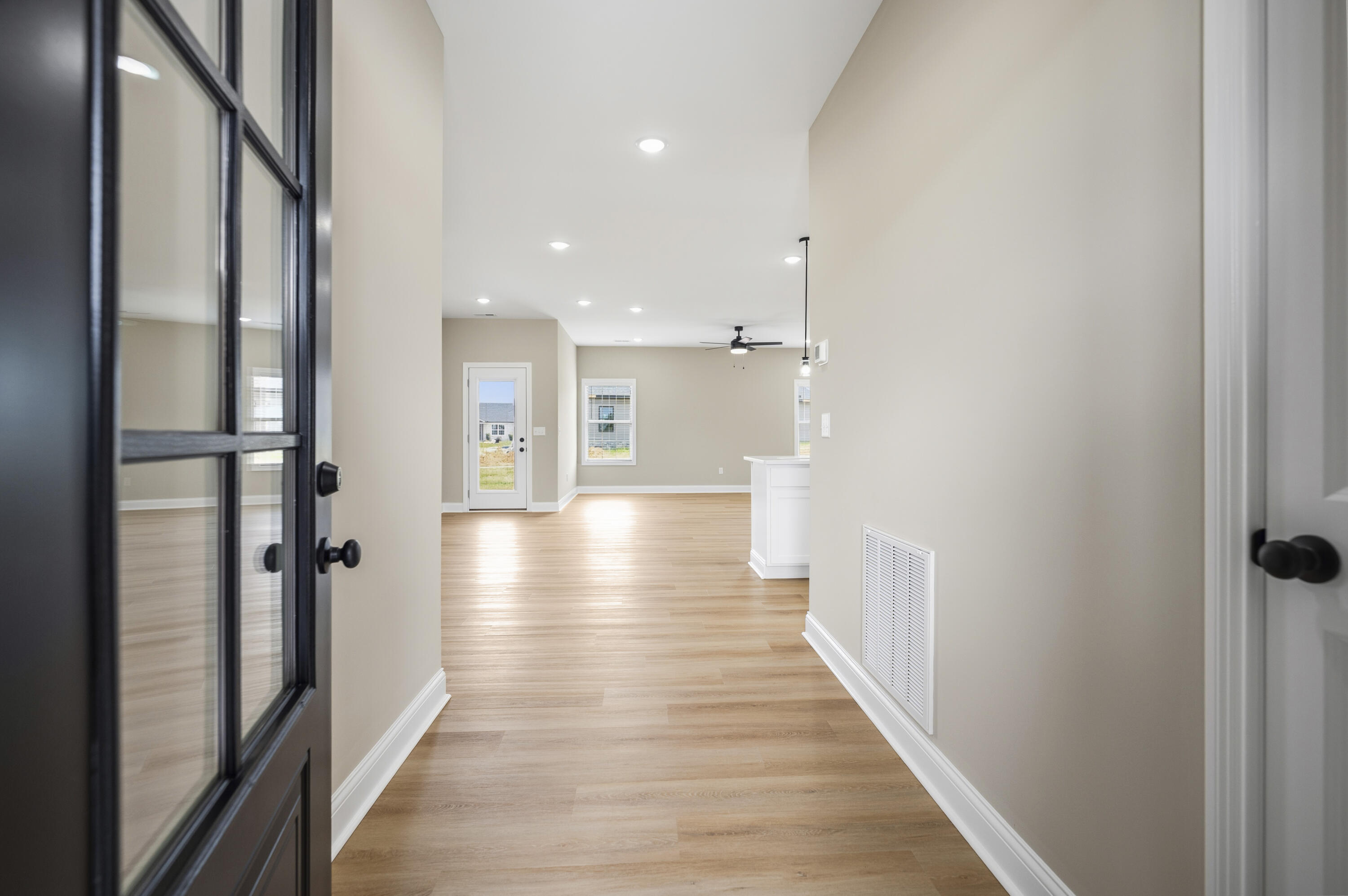 605 Comanche Drive Property Photo 3