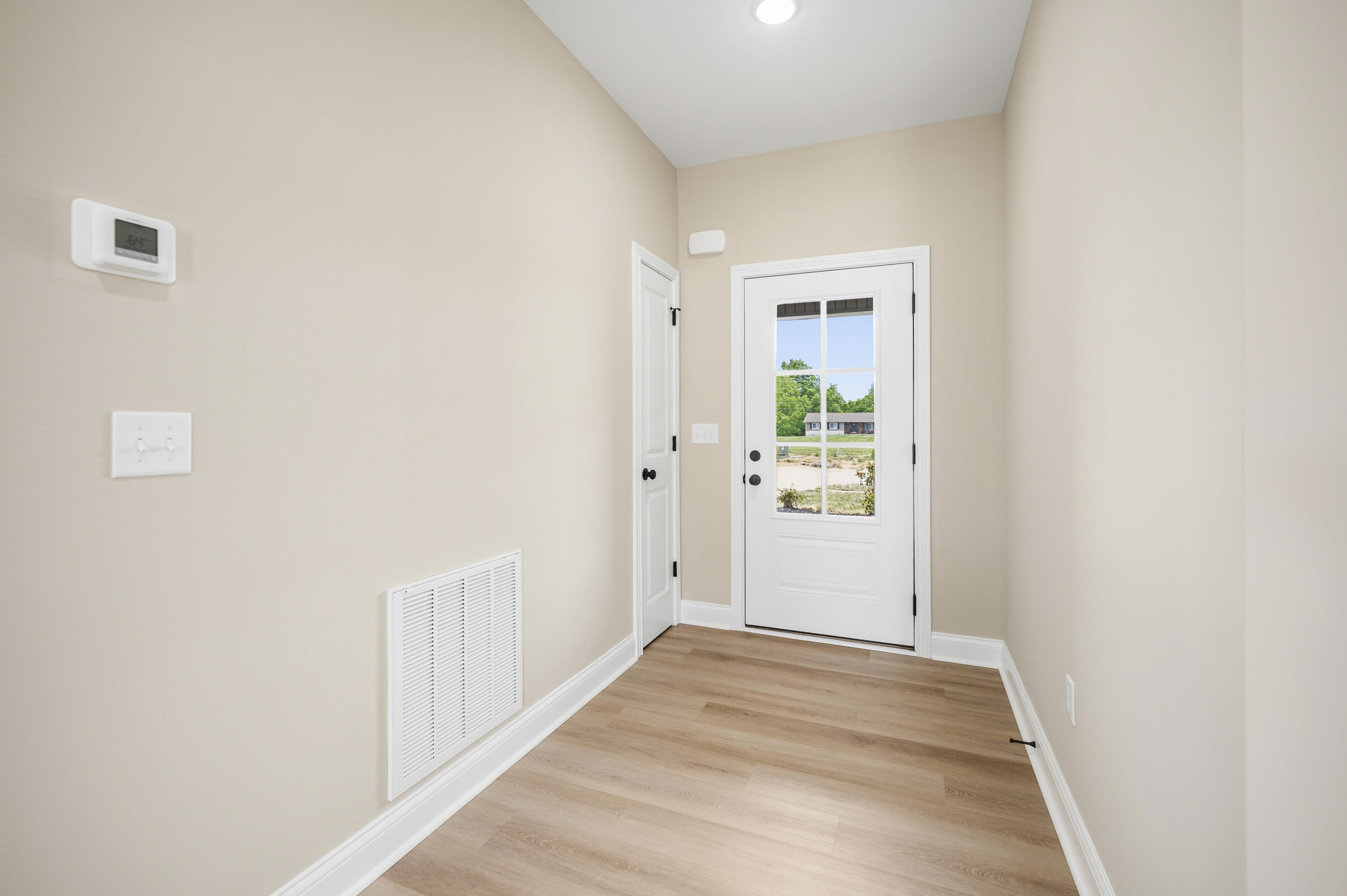 605 Comanche Drive Property Photo 4