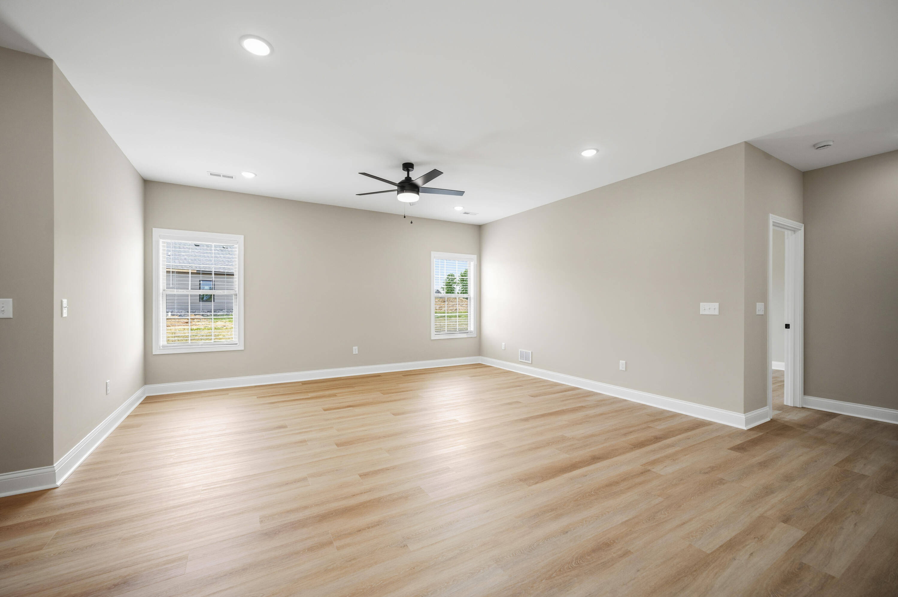 605 Comanche Drive Property Photo 7