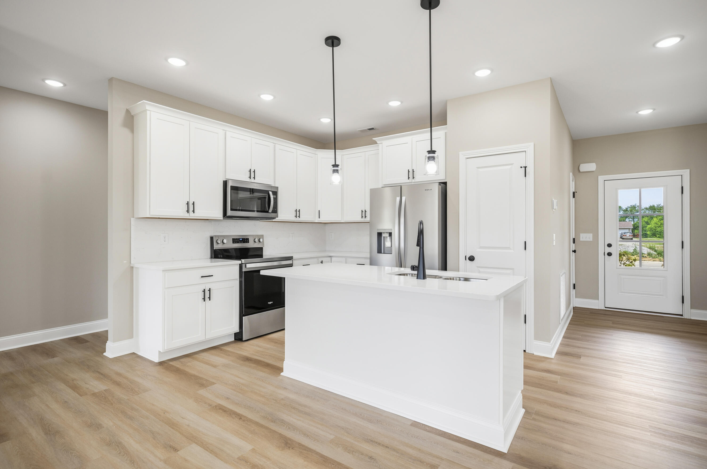 605 Comanche Drive Property Photo 10
