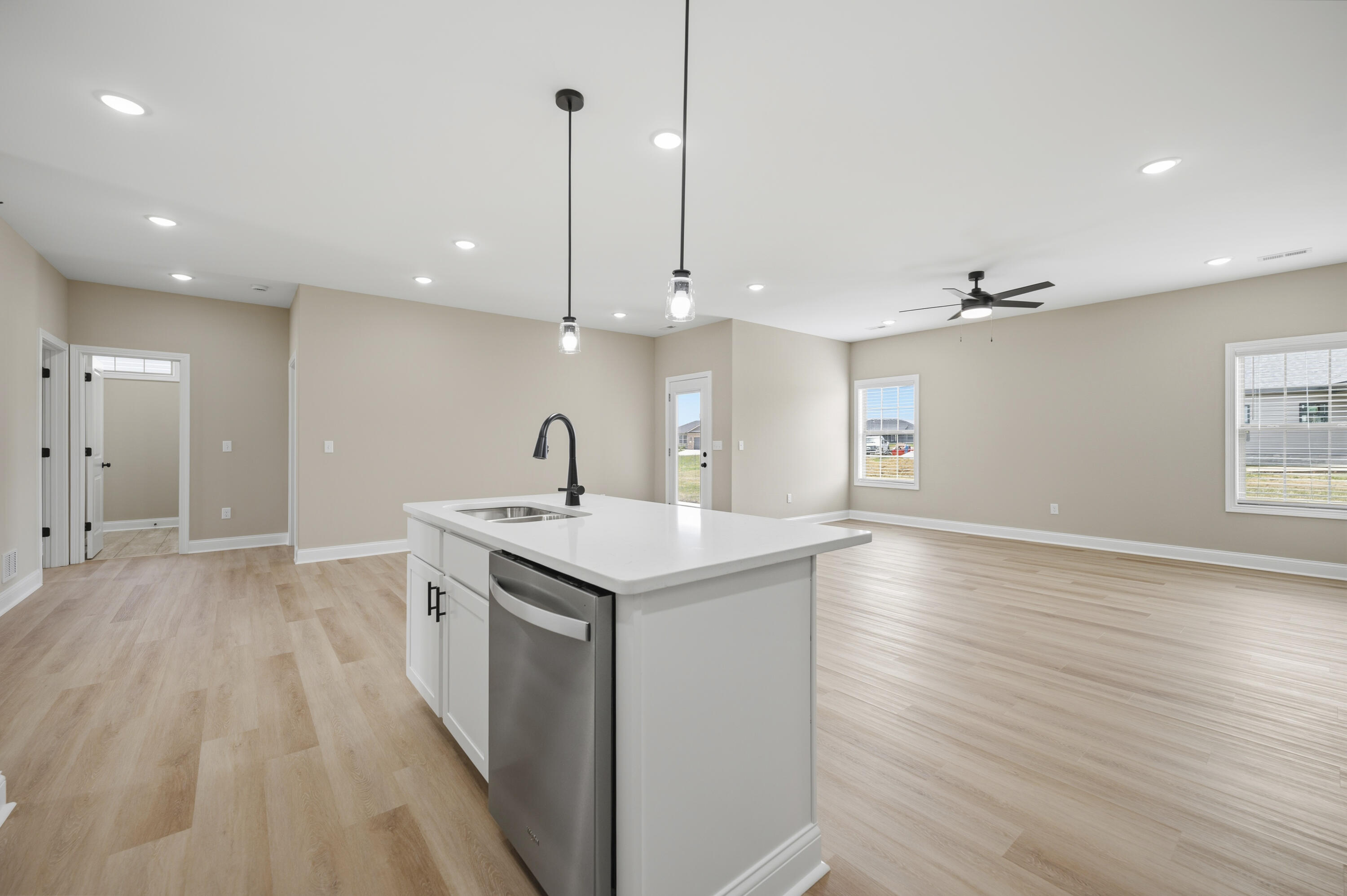 605 Comanche Drive Property Photo 14