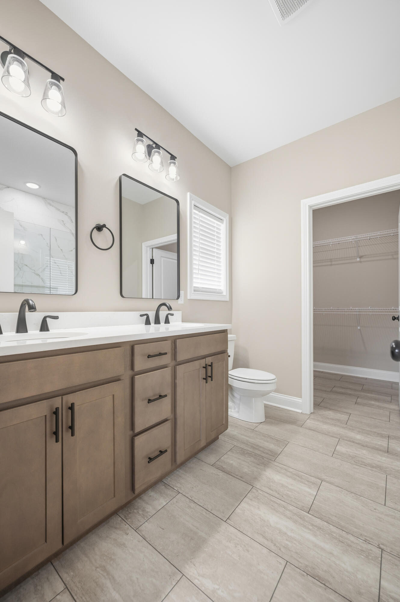 605 Comanche Drive Property Photo 18