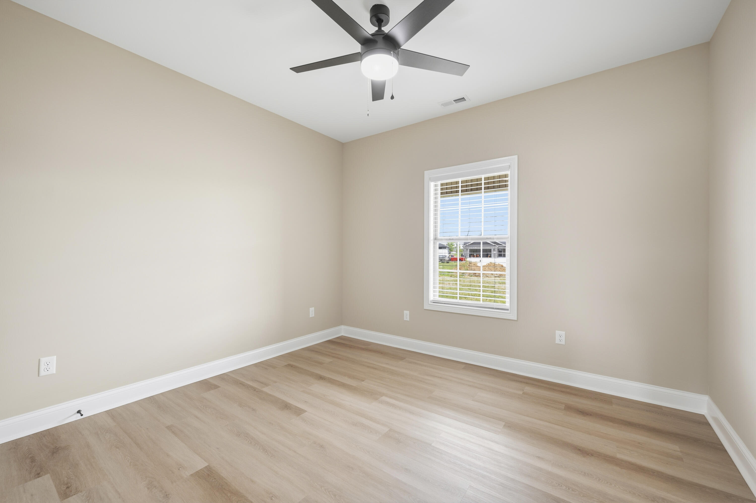 605 Comanche Drive Property Photo 22