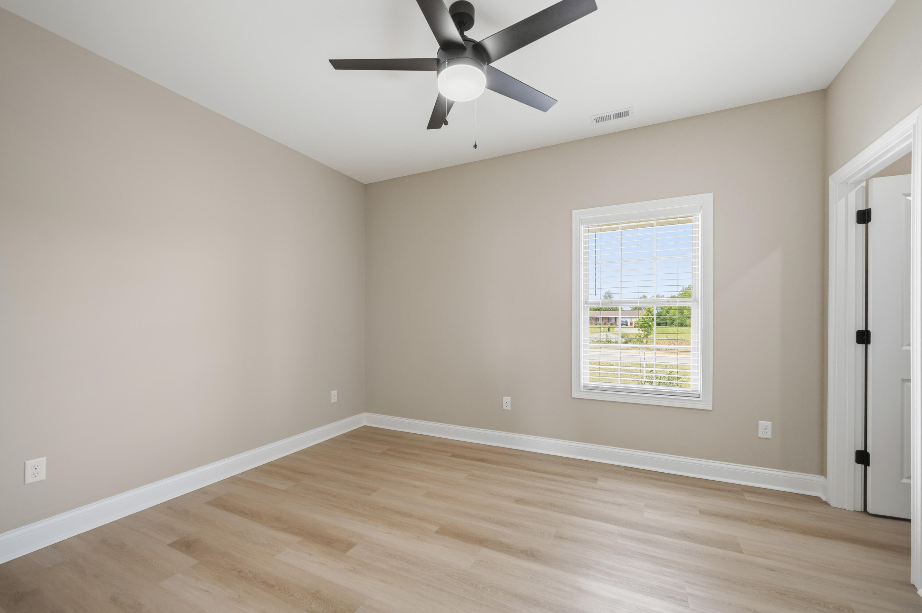 605 Comanche Drive Property Photo 24