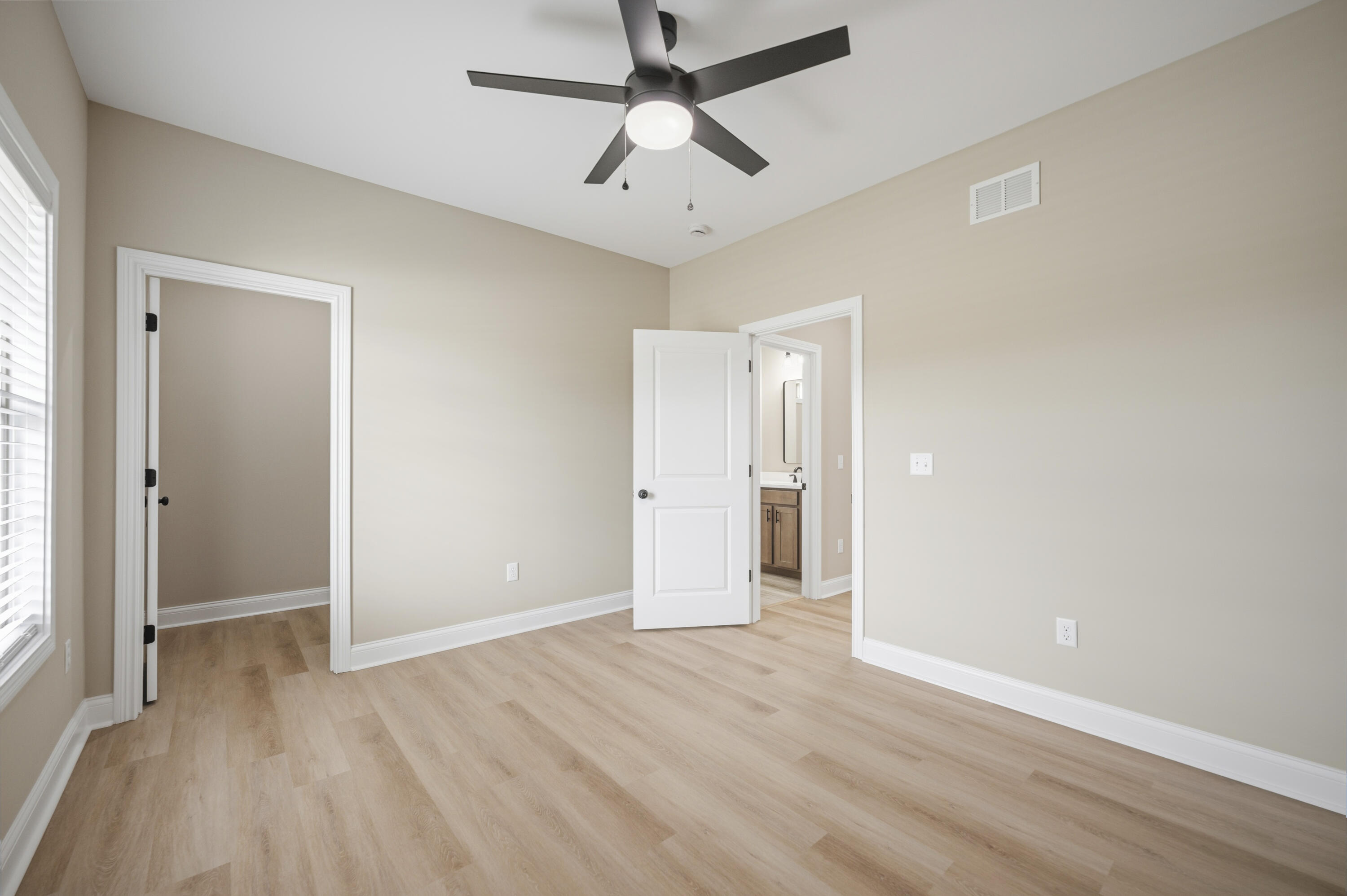 605 Comanche Drive Property Photo 25