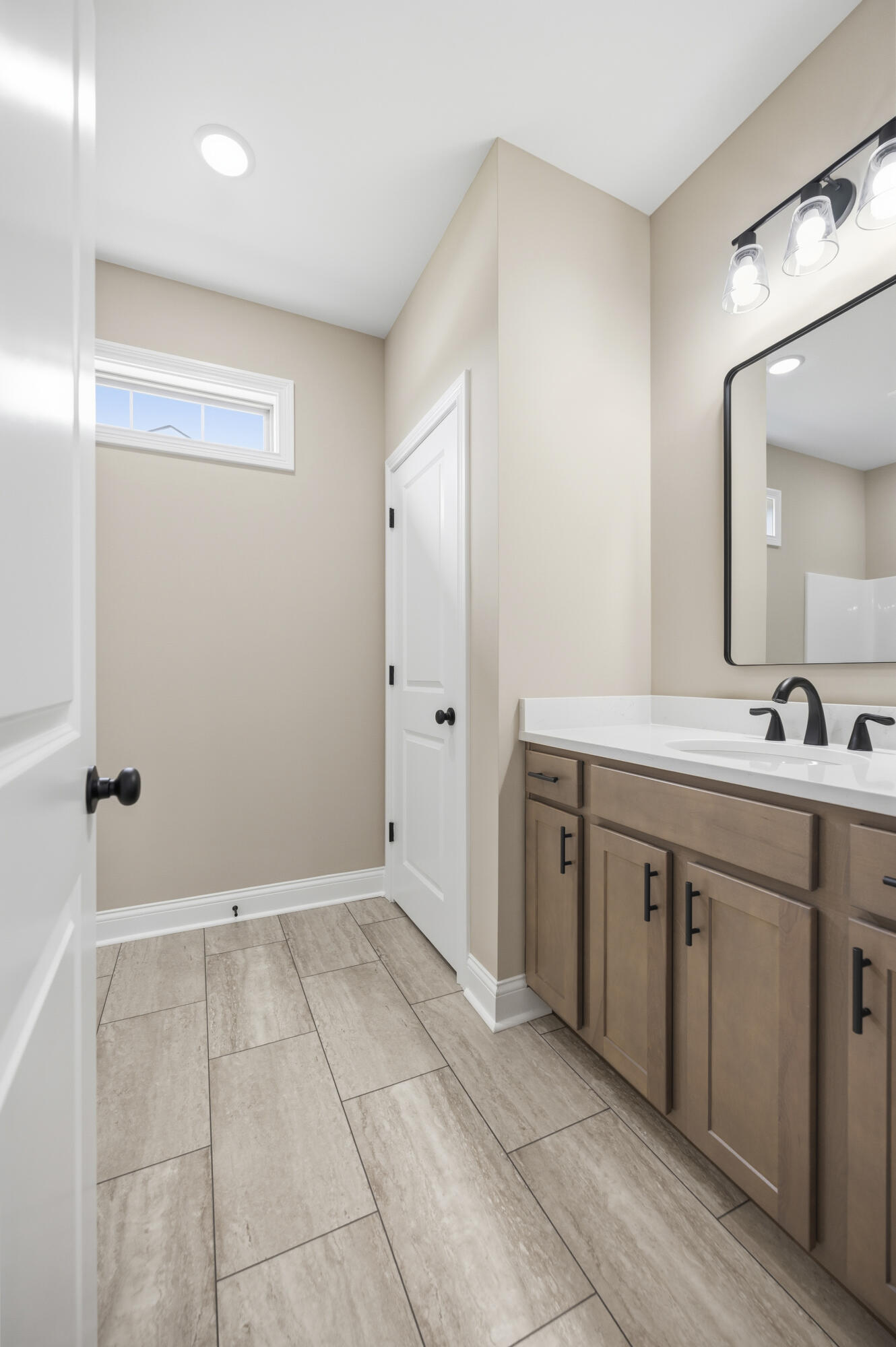 605 Comanche Drive Property Photo 27