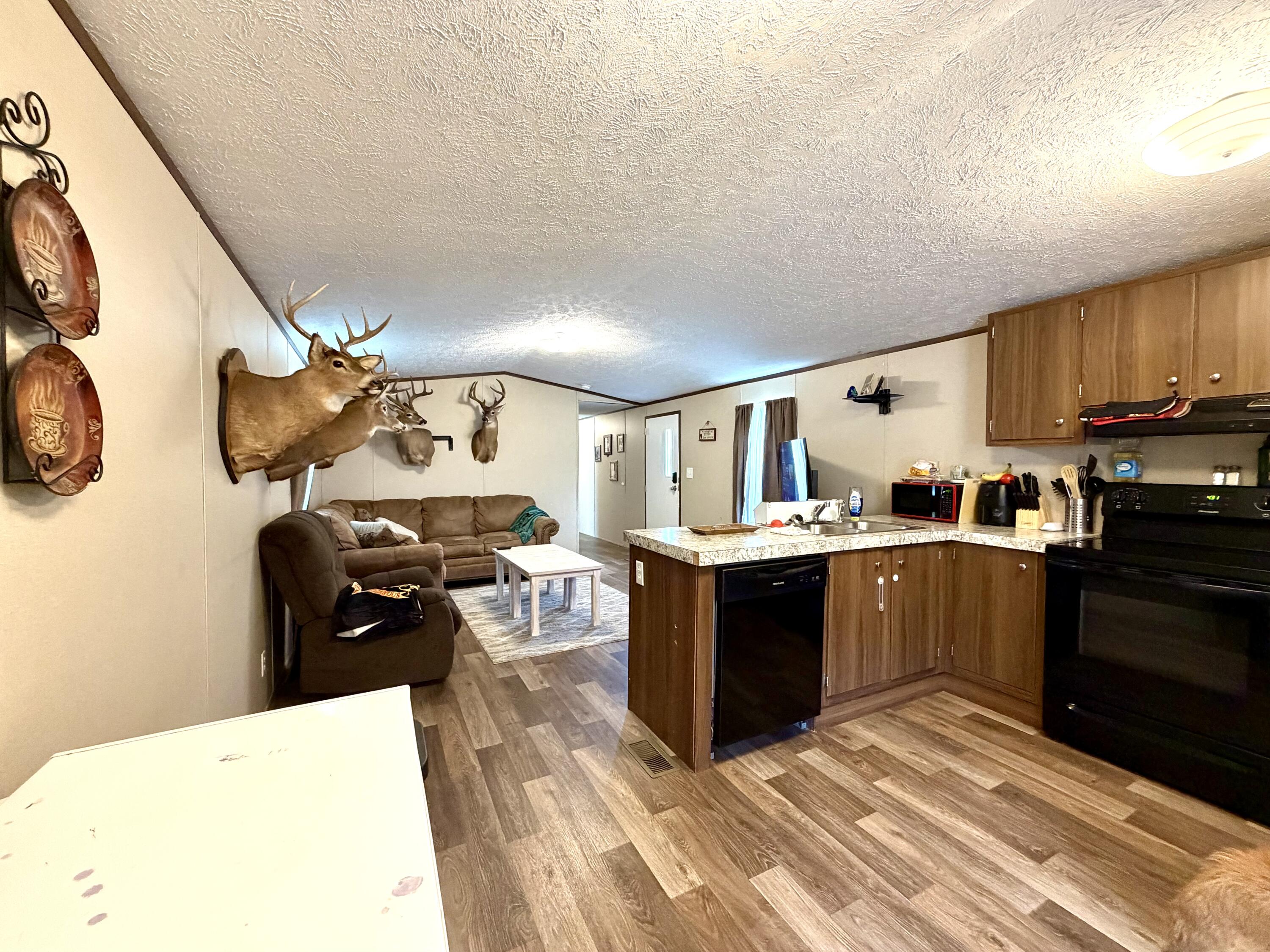 1050 Burgin Road Property Photo 13