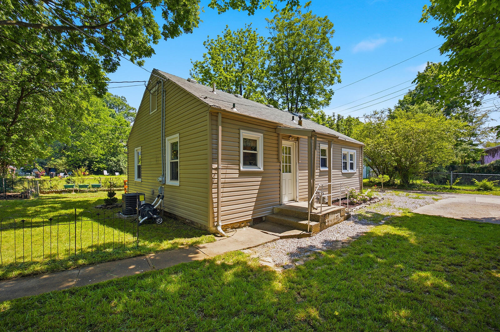 173 1/2 E Main Street Property Photo 37