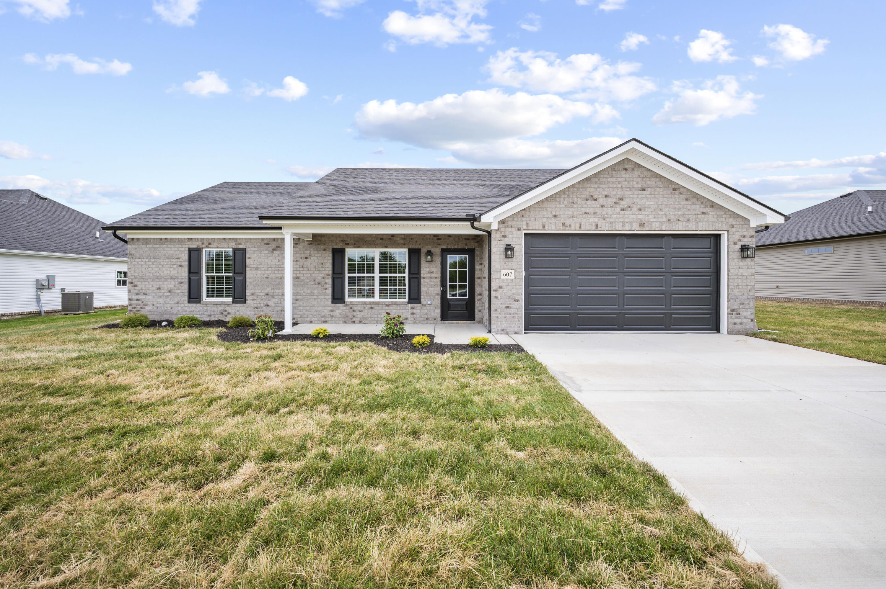 607 Comanche Drive Property Photo 1