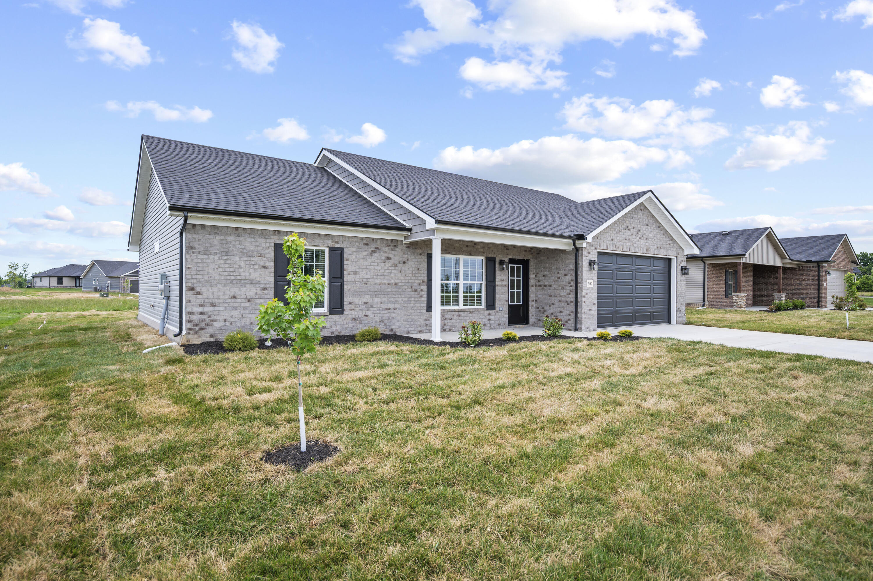607 Comanche Drive Property Photo 2