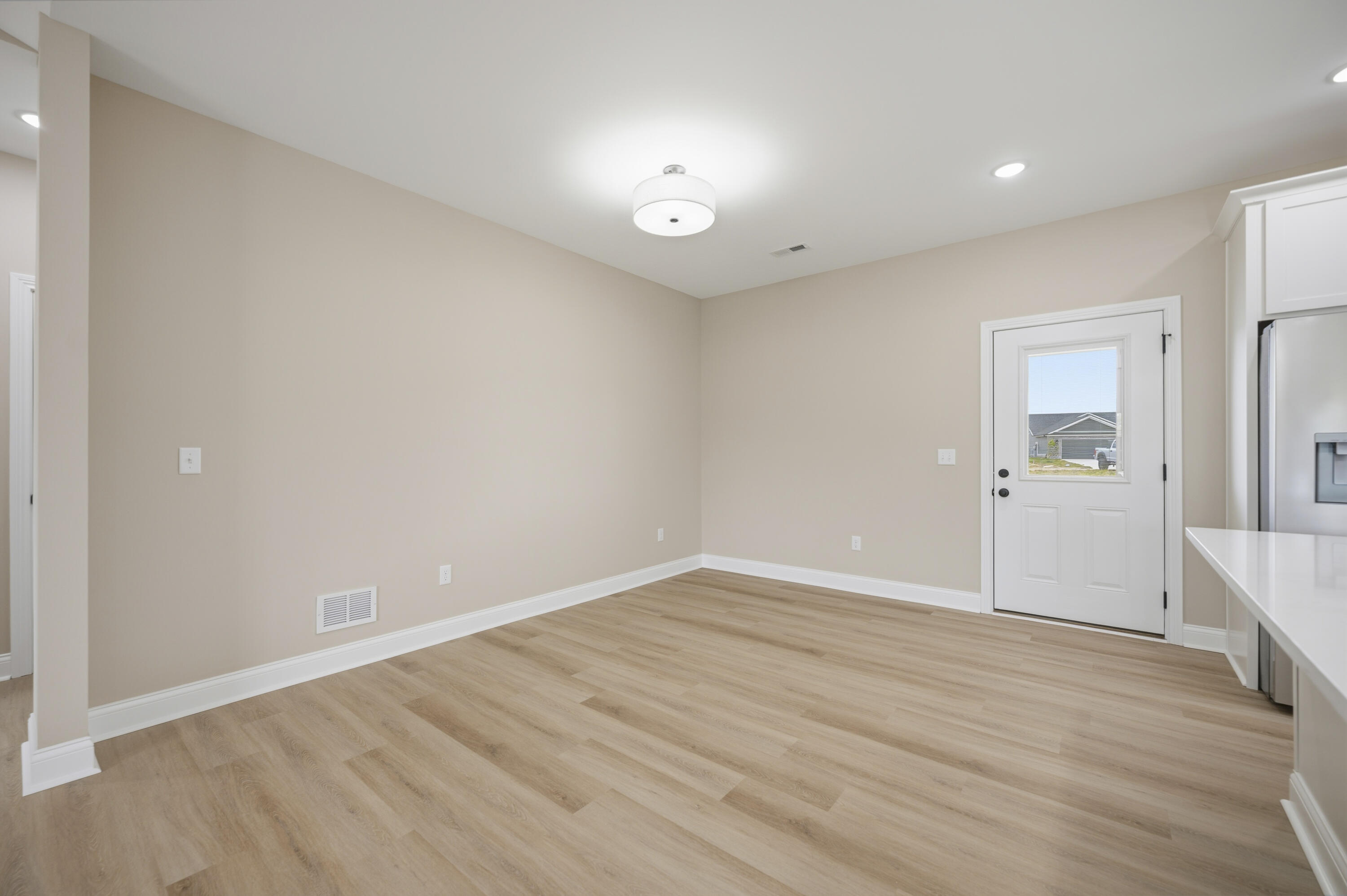 607 Comanche Drive Property Photo 12