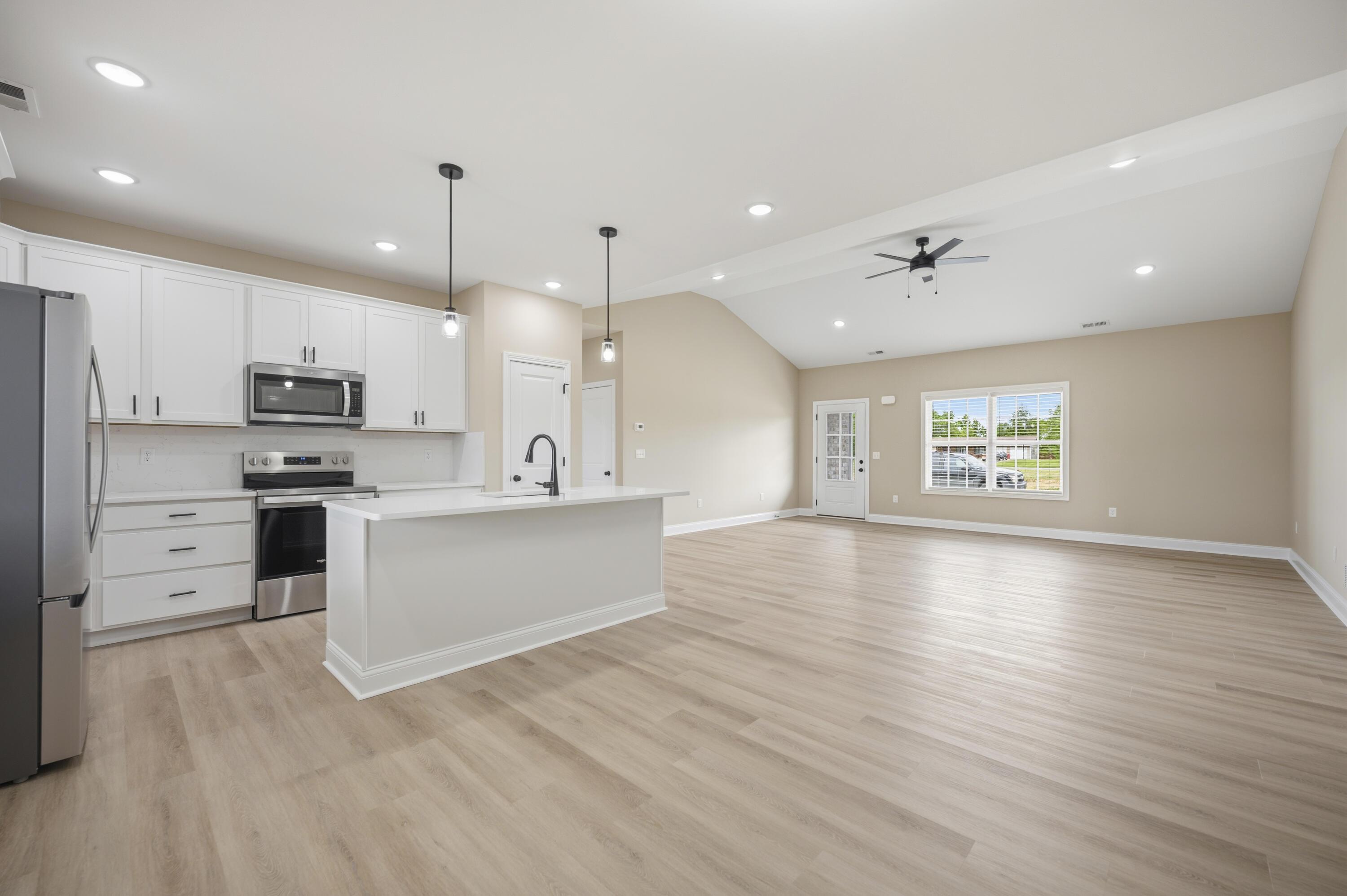607 Comanche Drive Property Photo 13