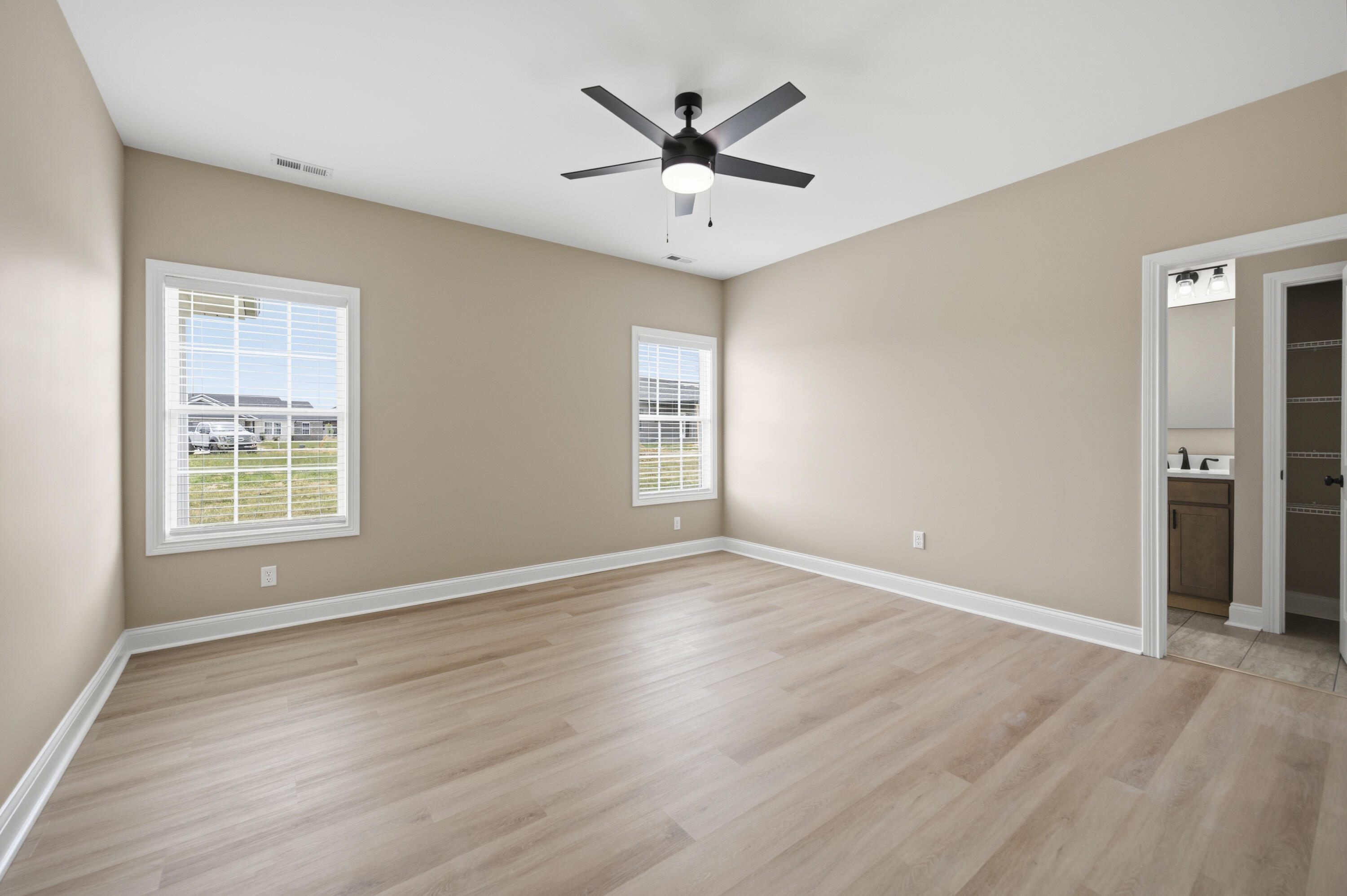 607 Comanche Drive Property Photo 19