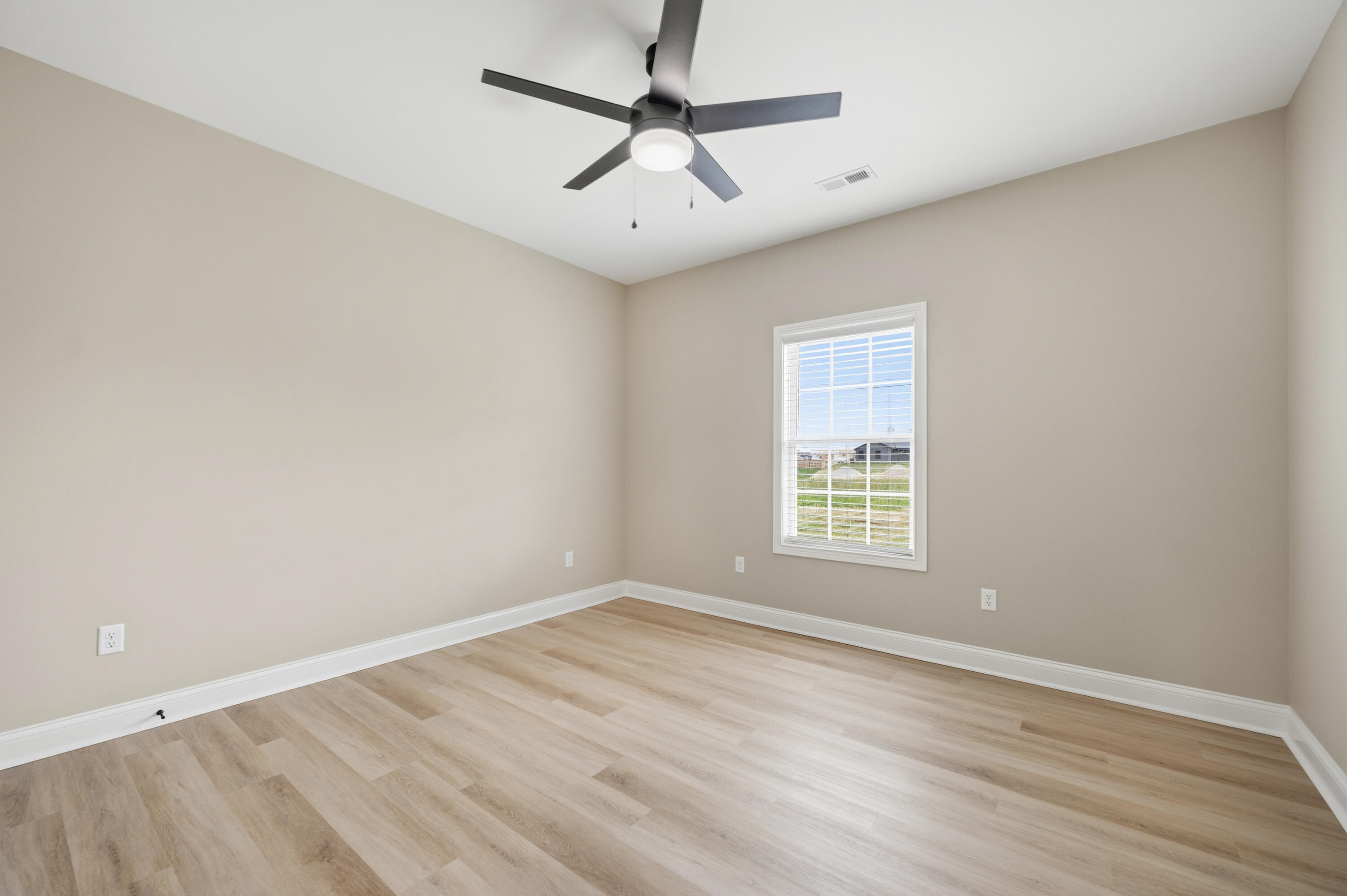 607 Comanche Drive Property Photo 25
