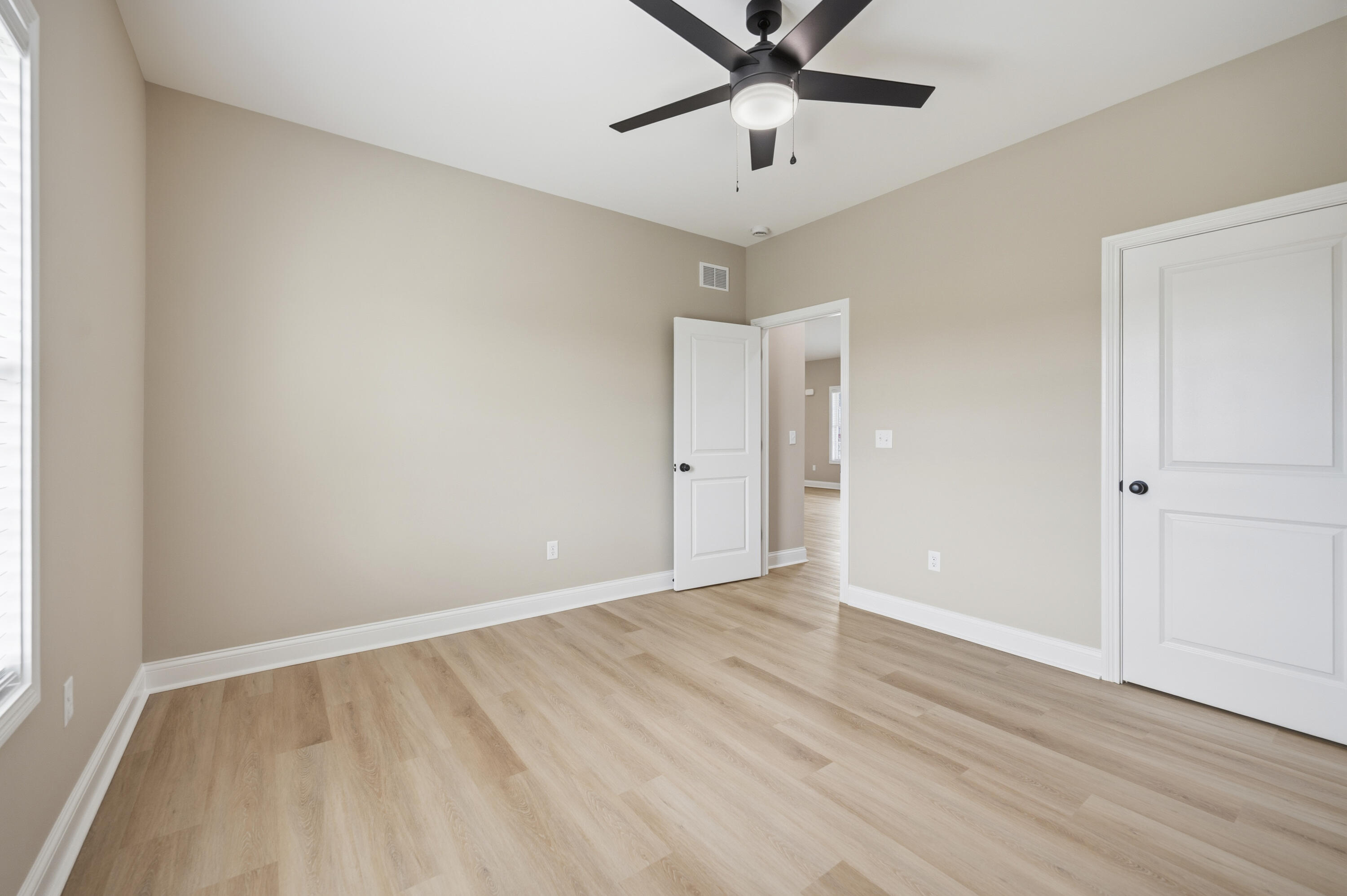 607 Comanche Drive Property Photo 26